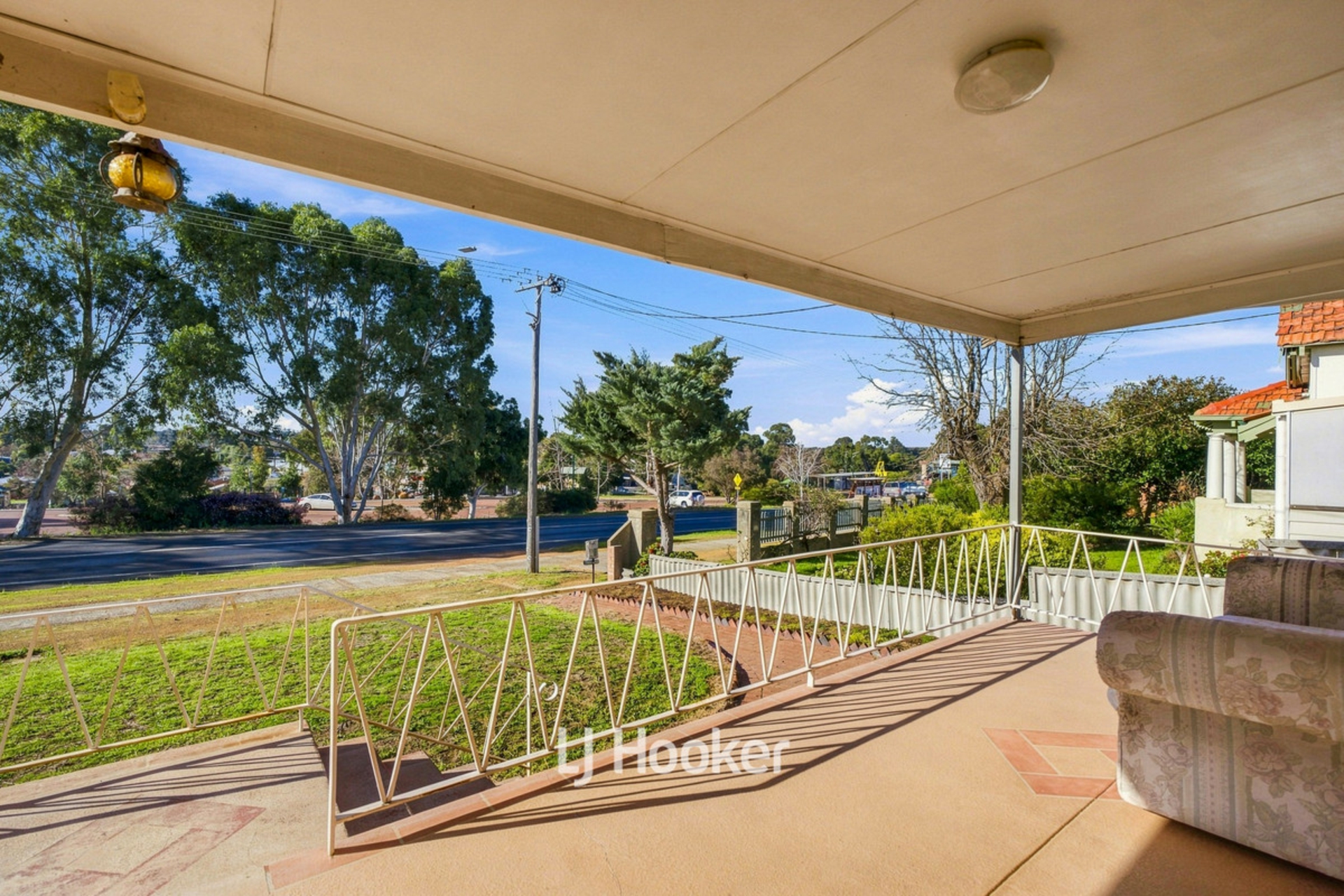 165 Throssell Street — photo 4 of 30