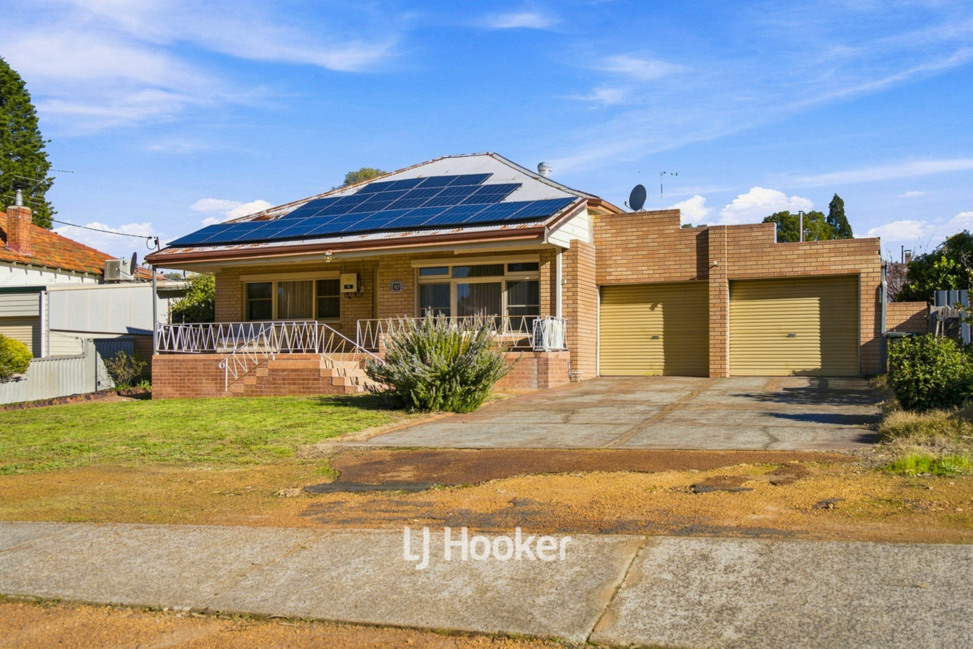 165 Throssell Street — photo 5 of 30