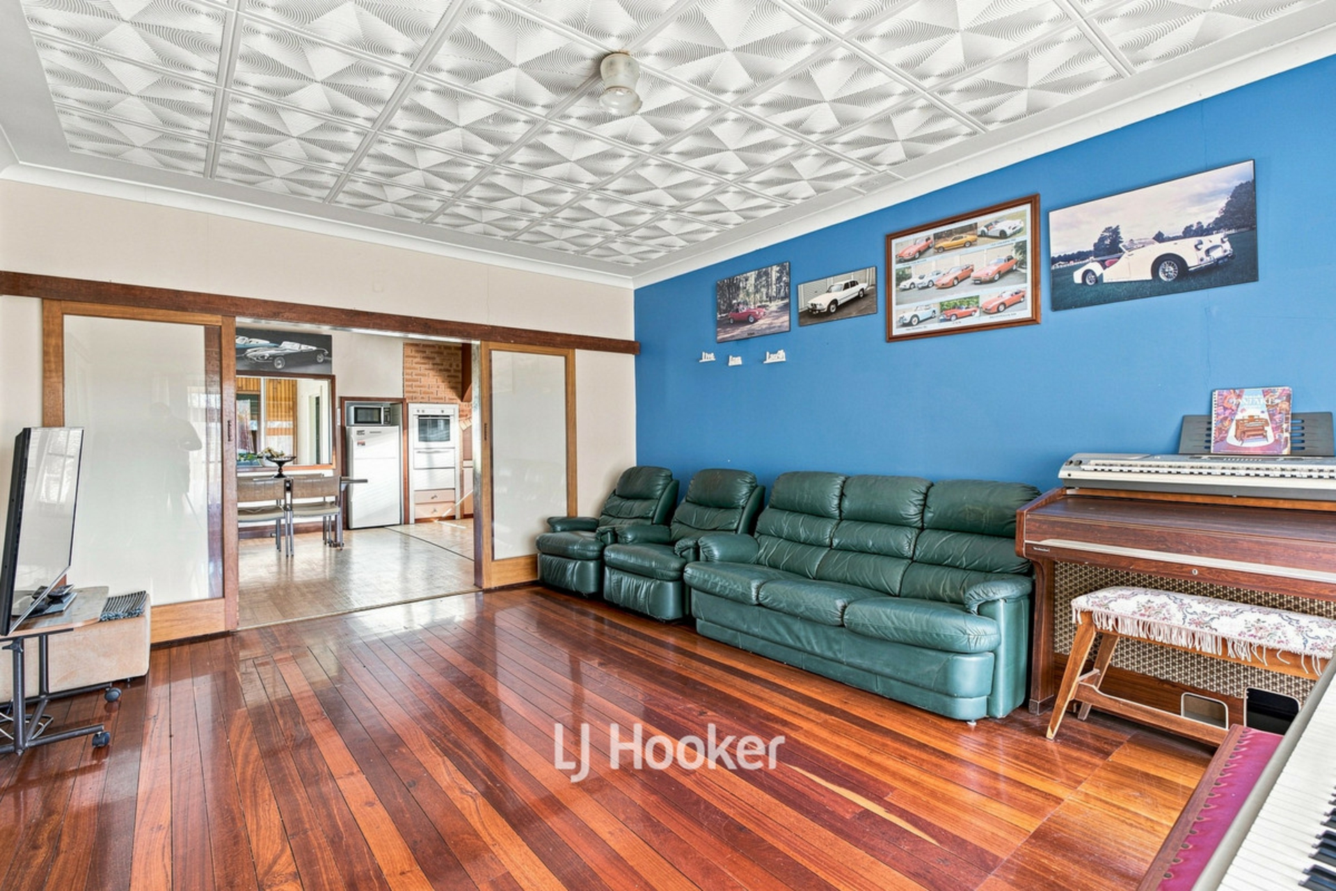 165 Throssell Street — photo 7 of 30