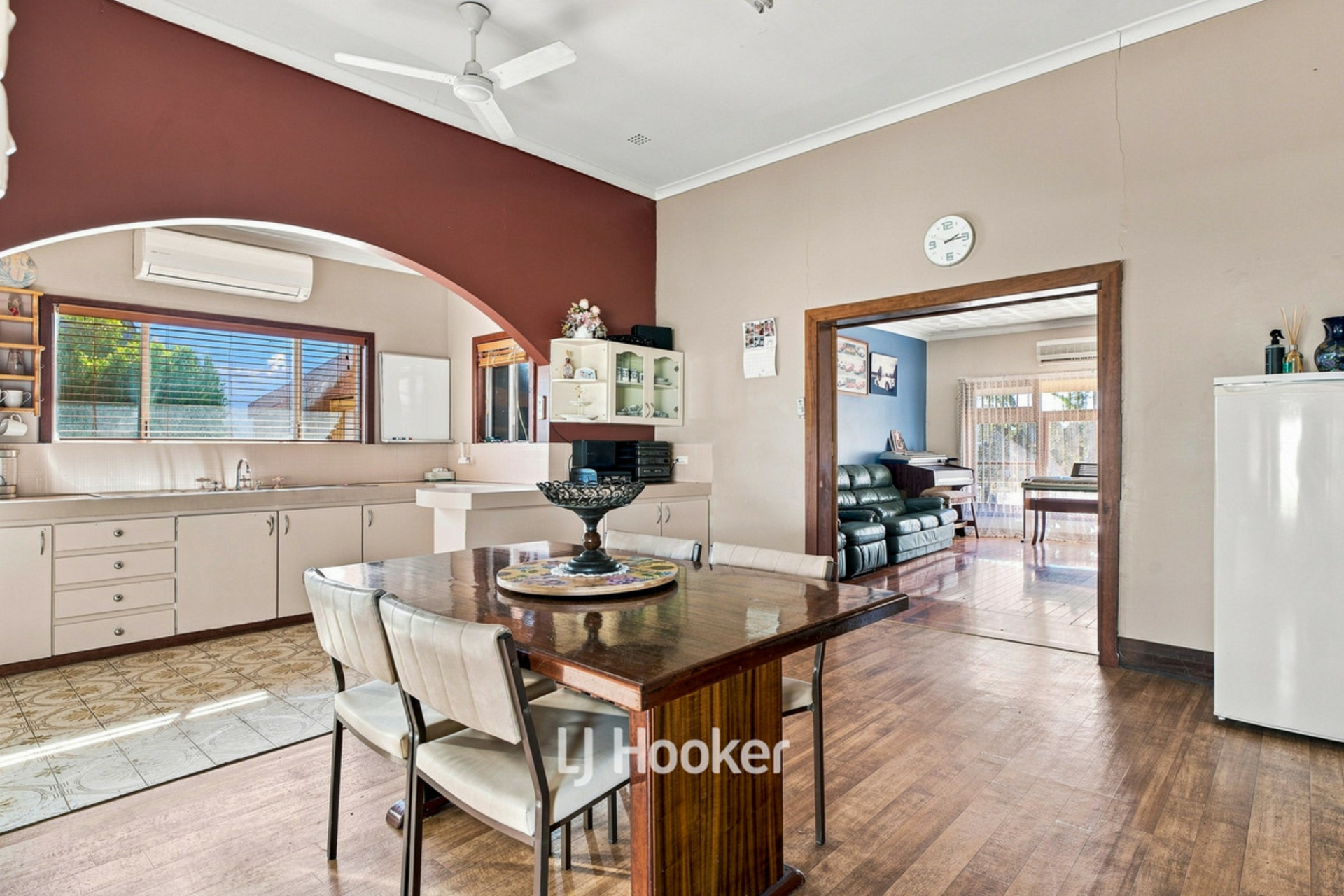 165 Throssell Street — photo 12 of 30