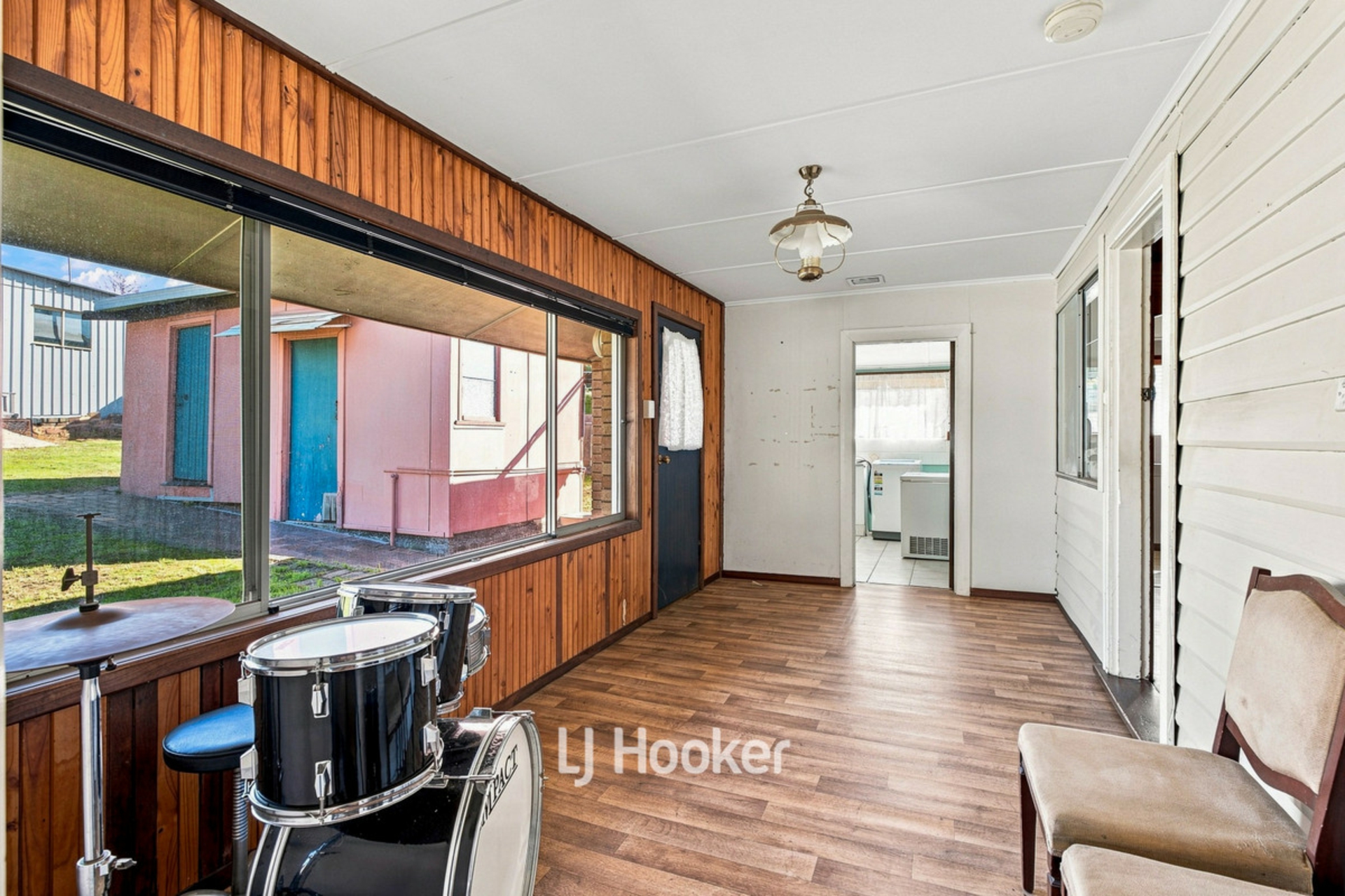 165 Throssell Street — photo 14 of 30