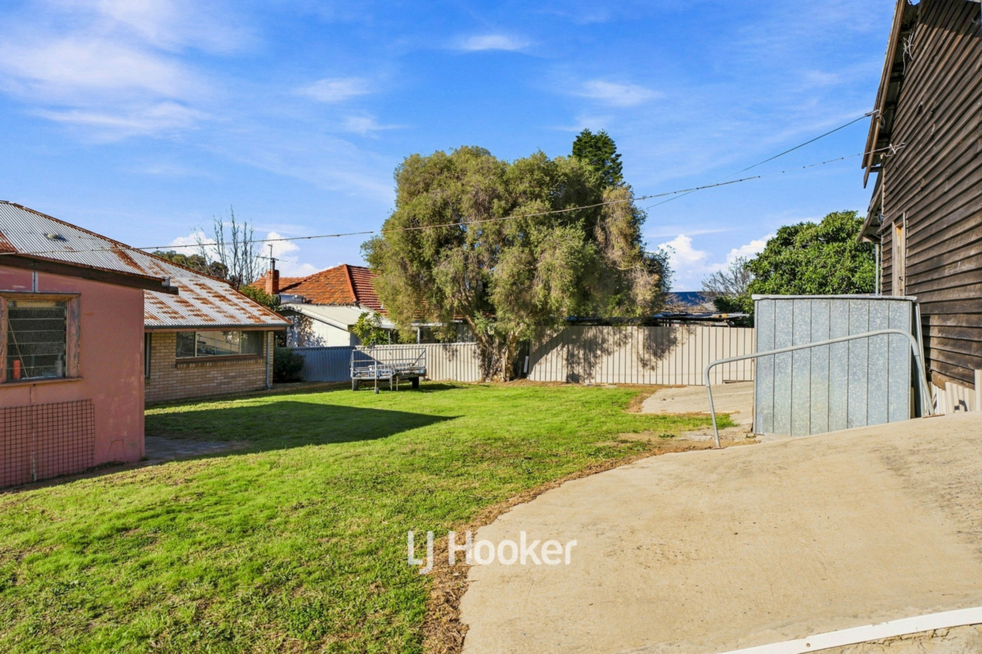 165 Throssell Street — photo 26 of 30