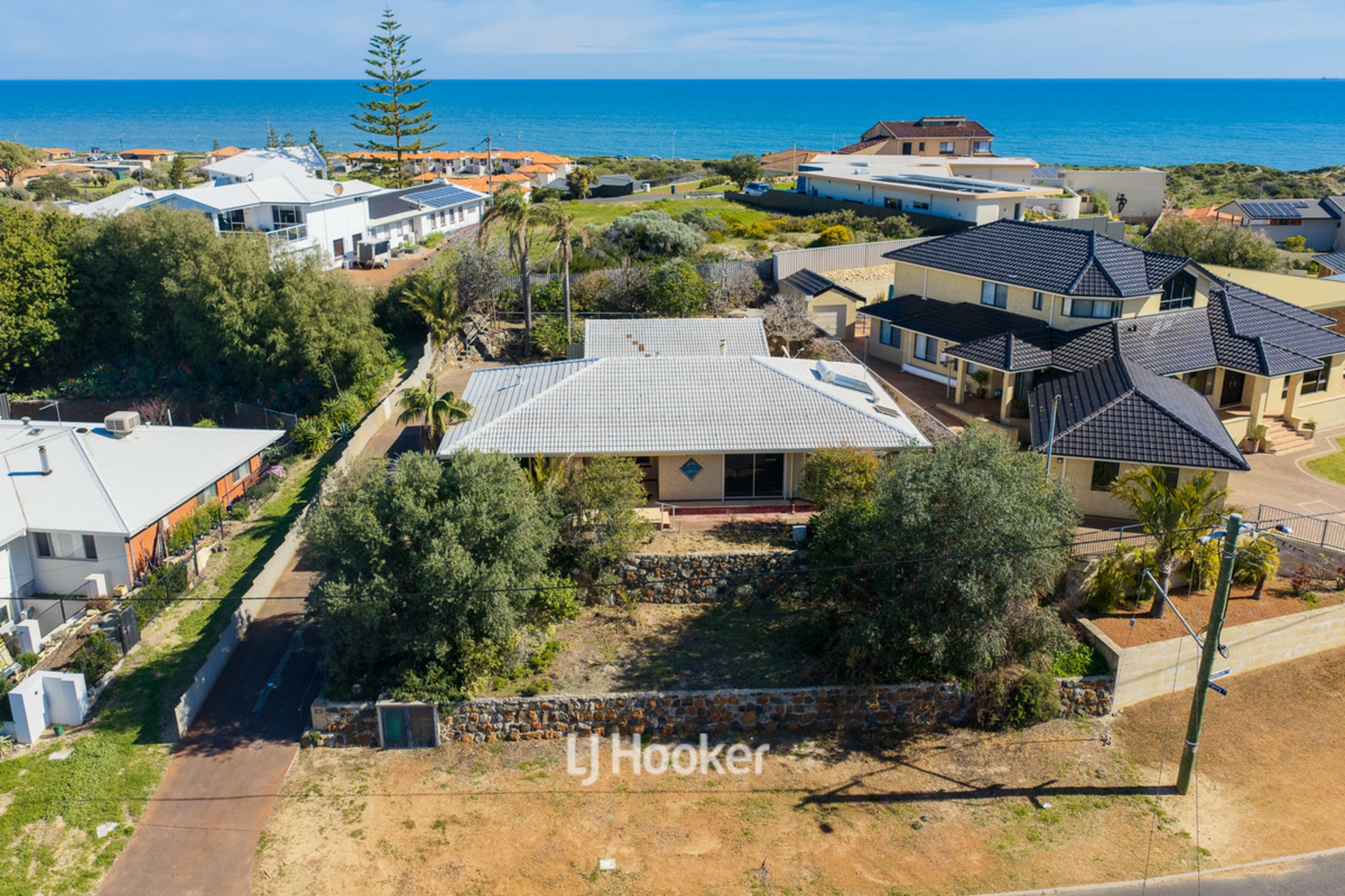 3 Stanbury Crescent — photo from LJ Hooker Property South West WA