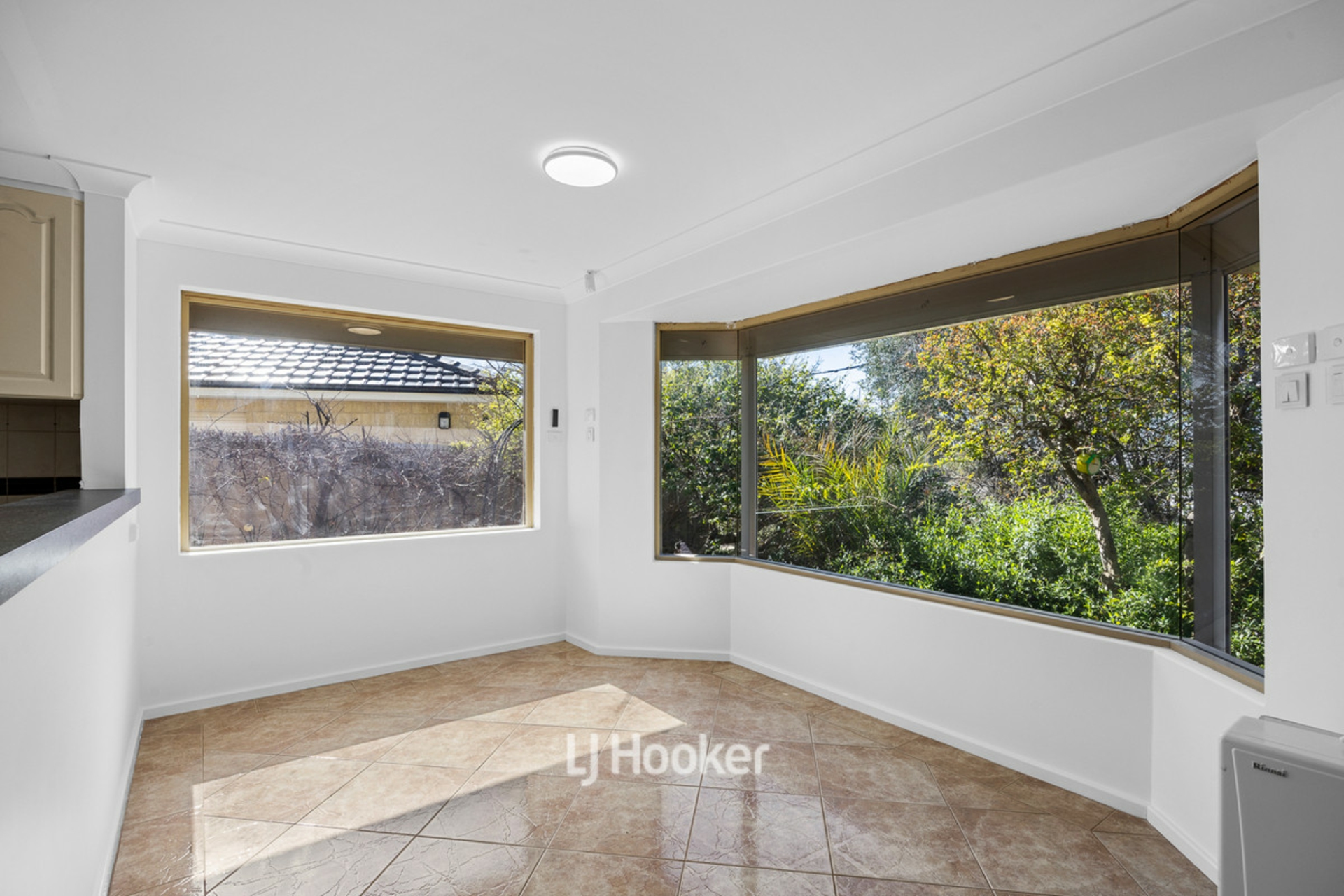 3 Stanbury Crescent — photo 11 of 30