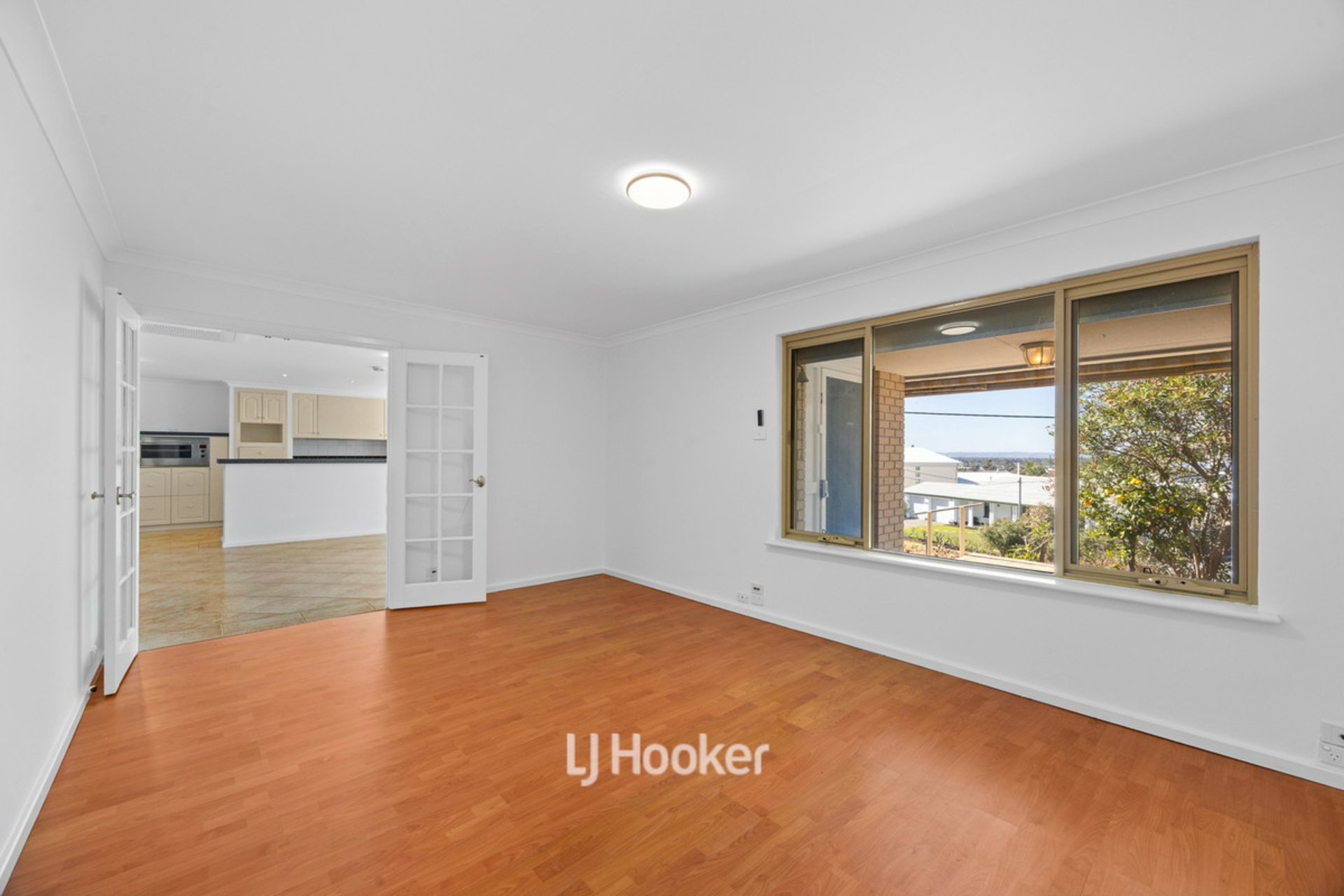 3 Stanbury Crescent — photo 14 of 30