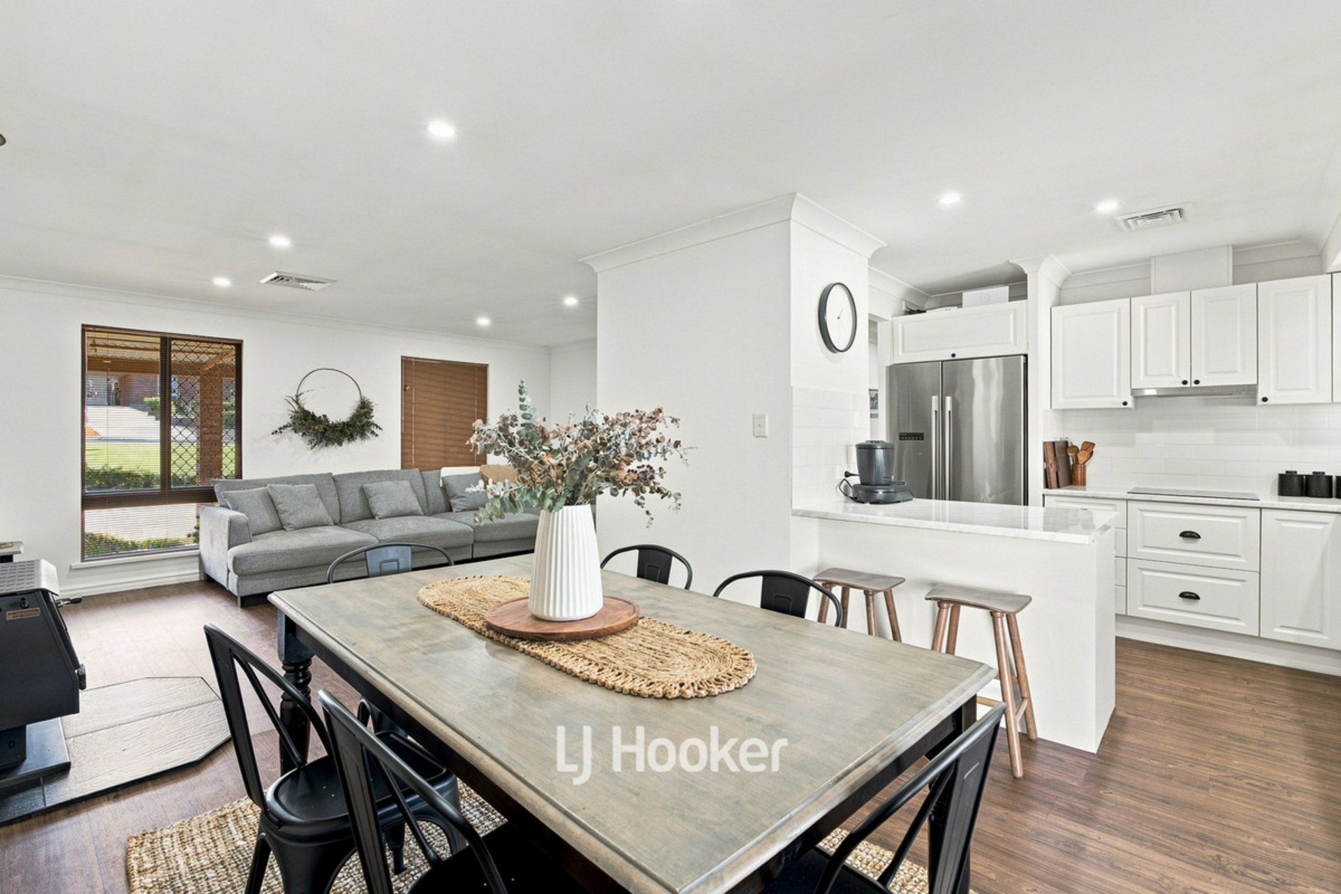 86 Swanstone Street — photo 2 of 30