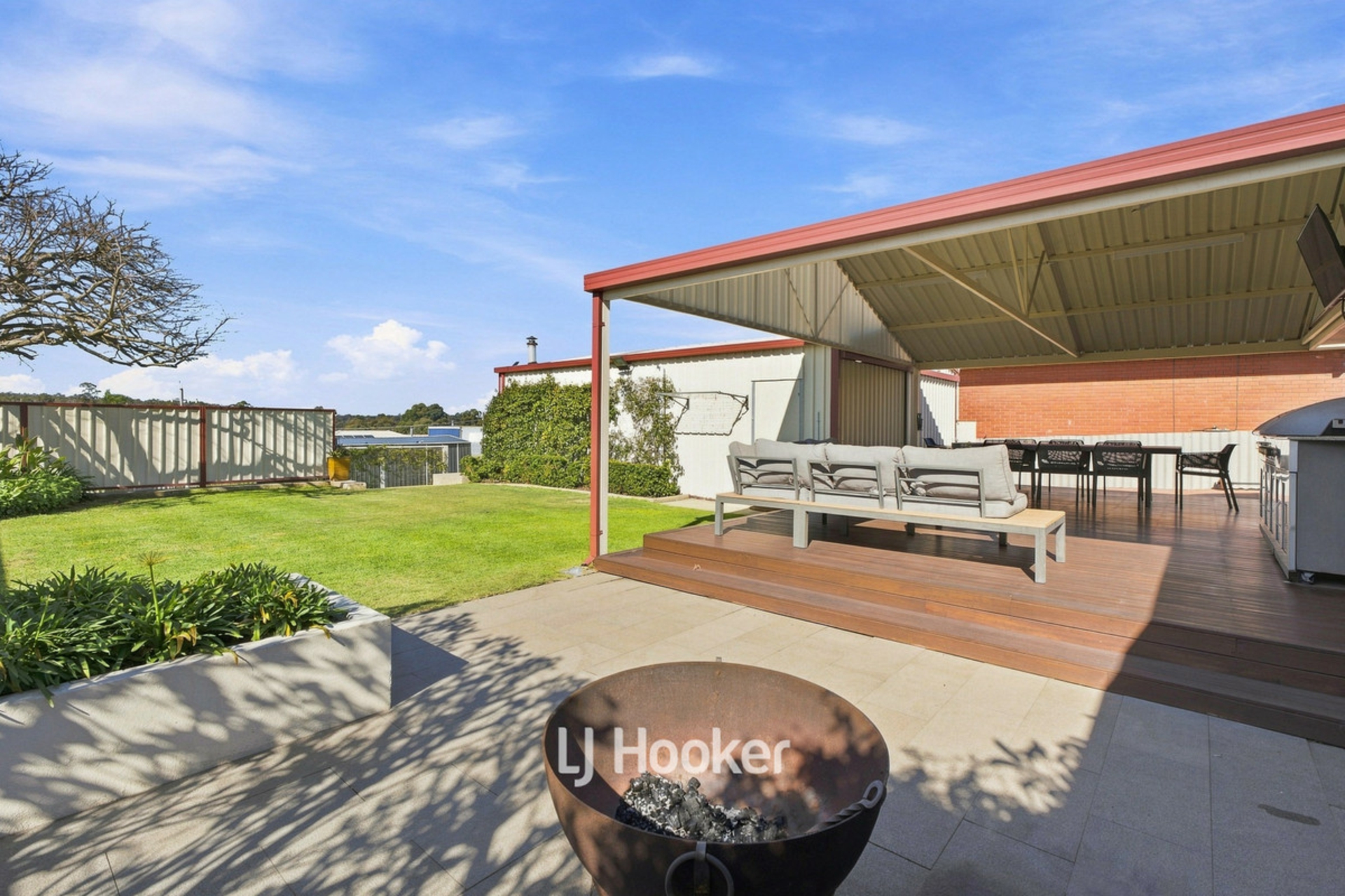86 Swanstone Street — photo 7 of 30