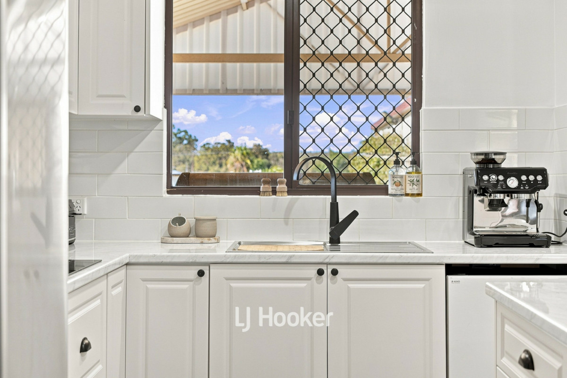 86 Swanstone Street — photo 14 of 30