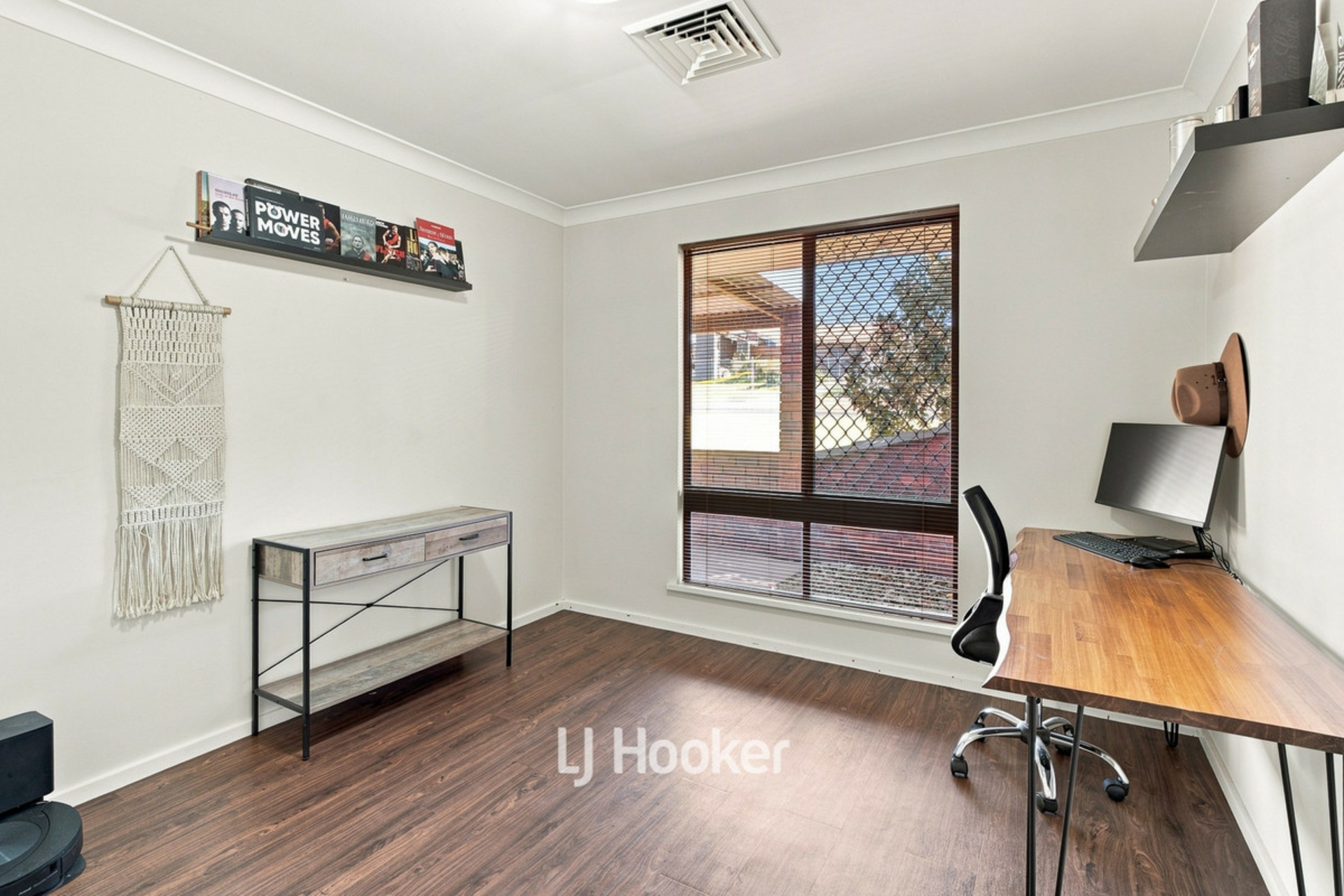 86 Swanstone Street — photo 23 of 30