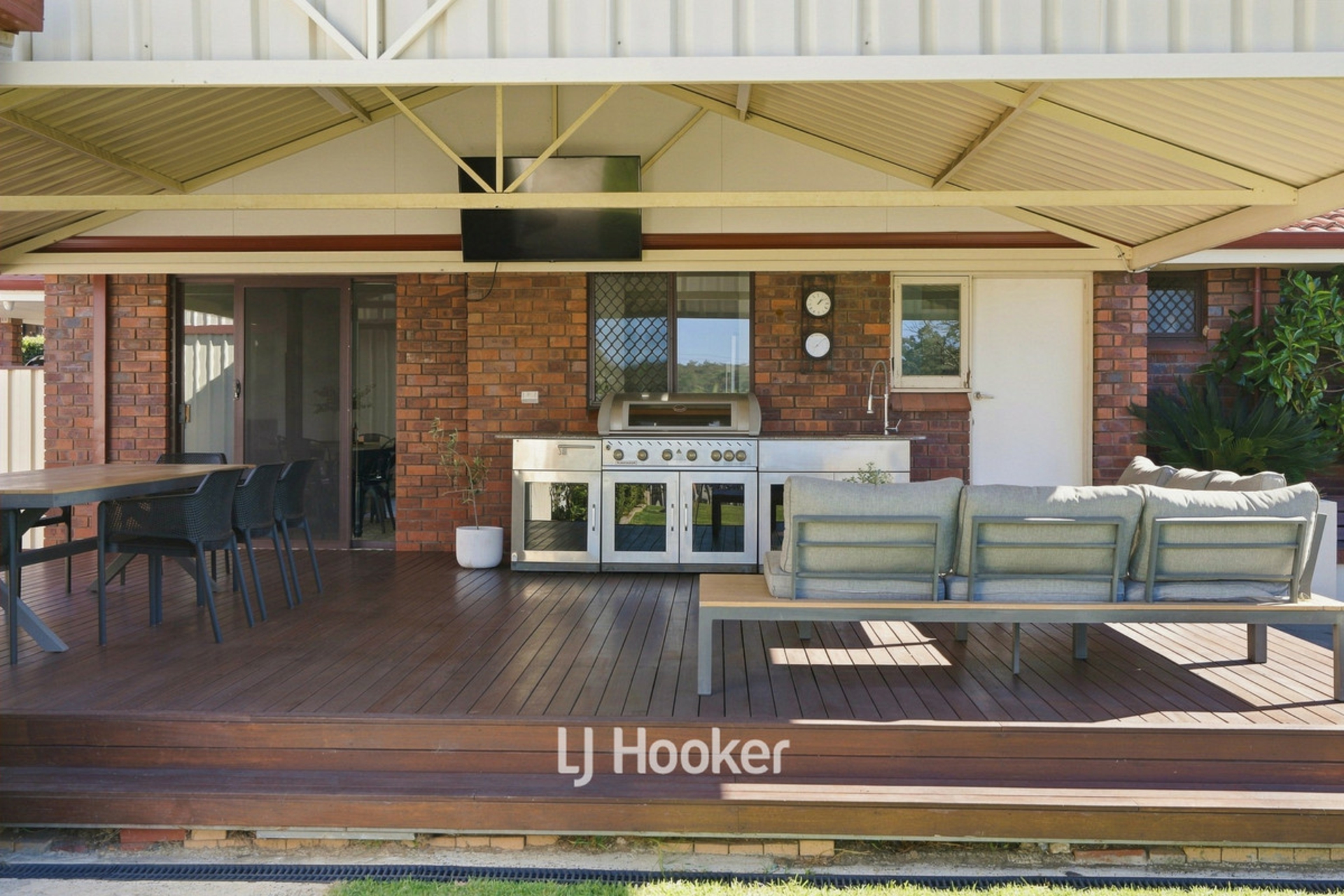 86 Swanstone Street — photo 30 of 30