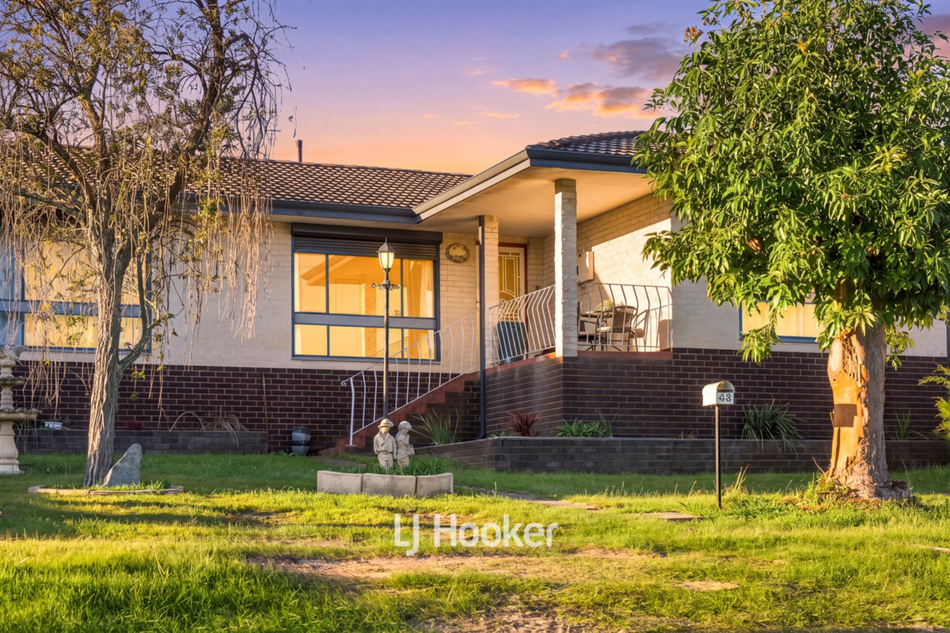 44 Clifton Street — photo 2 of 30