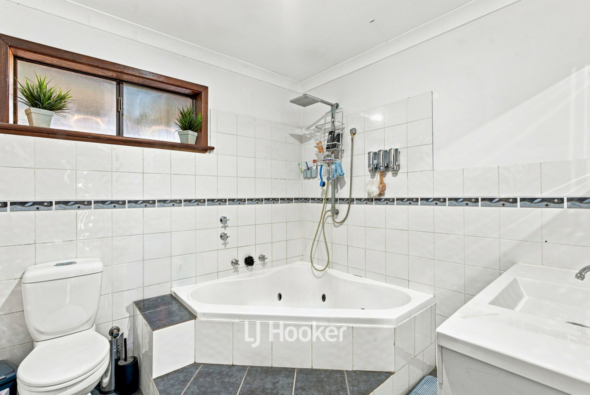 44 Clifton Street — photo 22 of 30