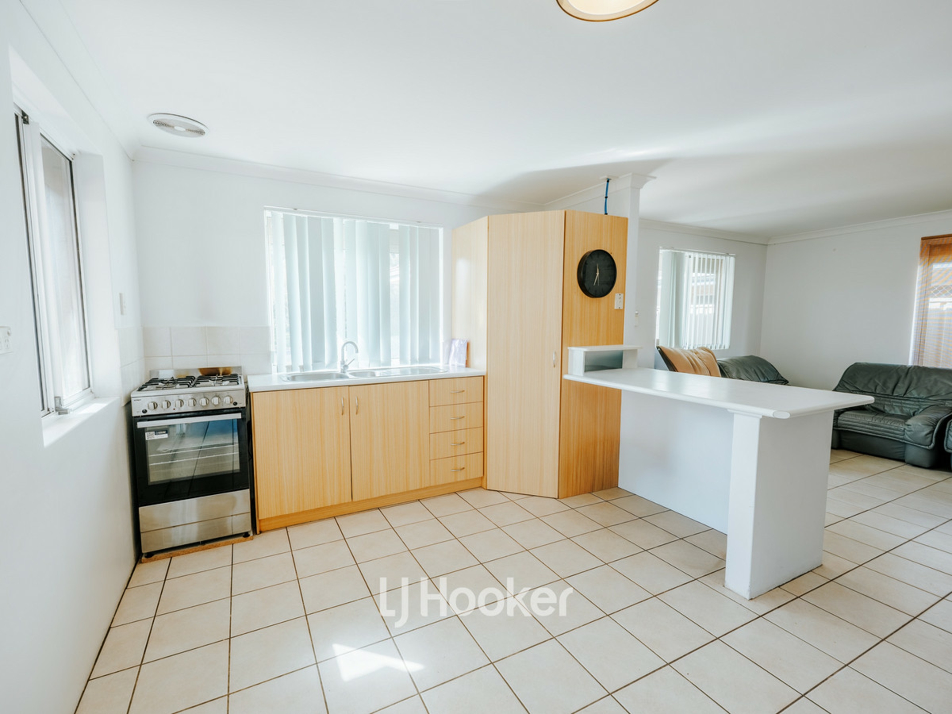 16 Willmott Street — photo 3 of 16
