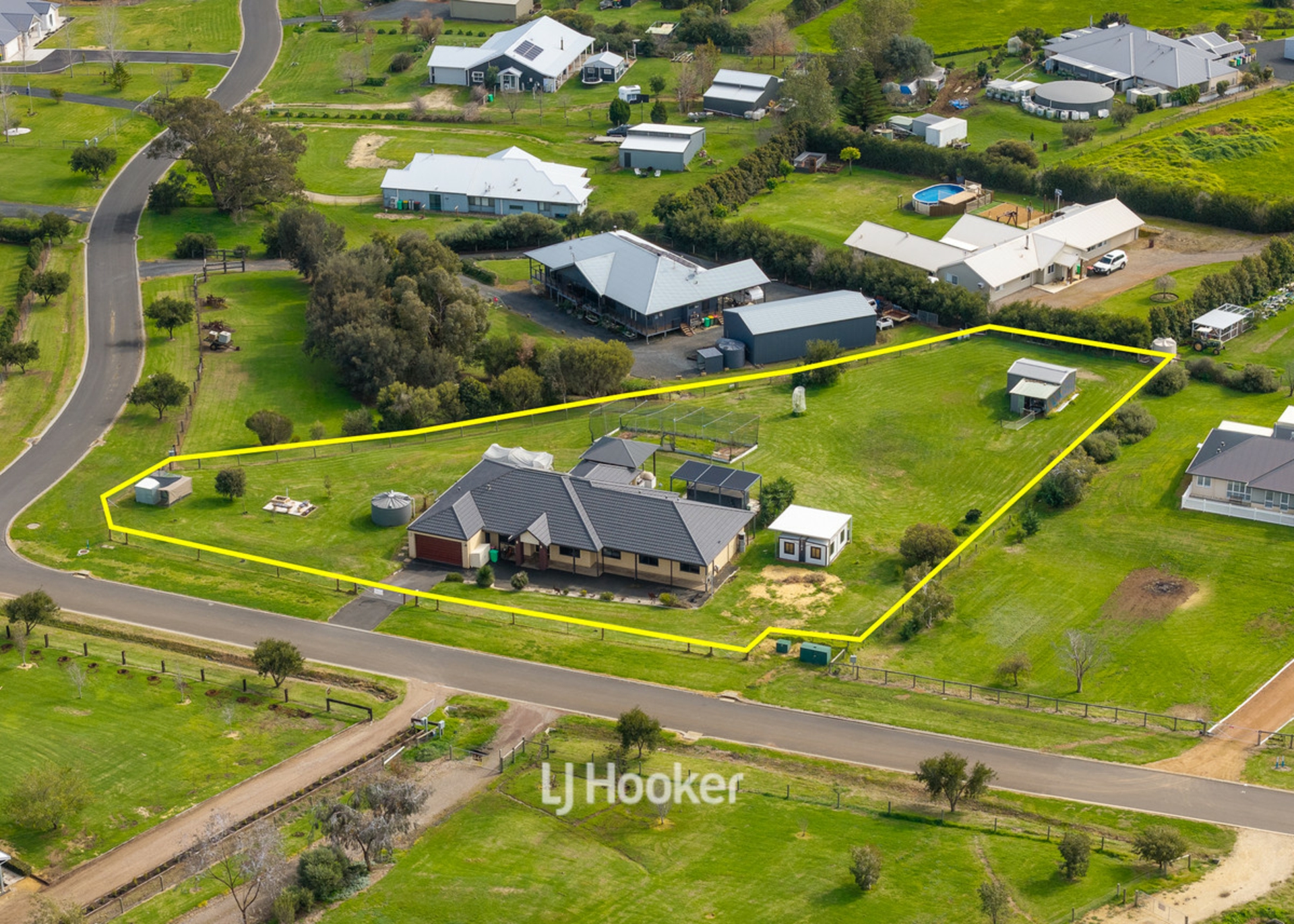 81 Waterloo Road — photo from LJ Hooker Property South West WA