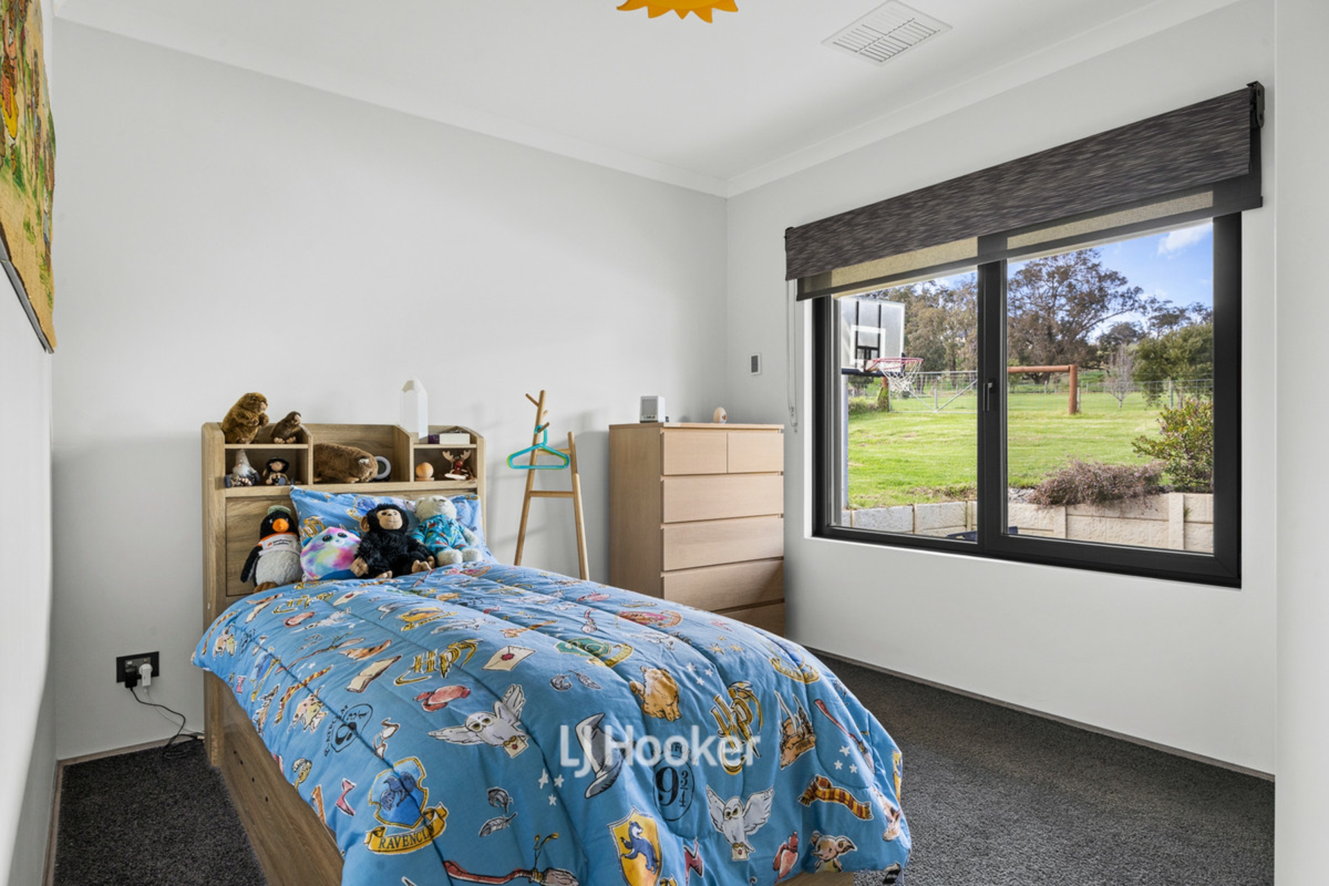 81 Waterloo Road — photo 15 of 30