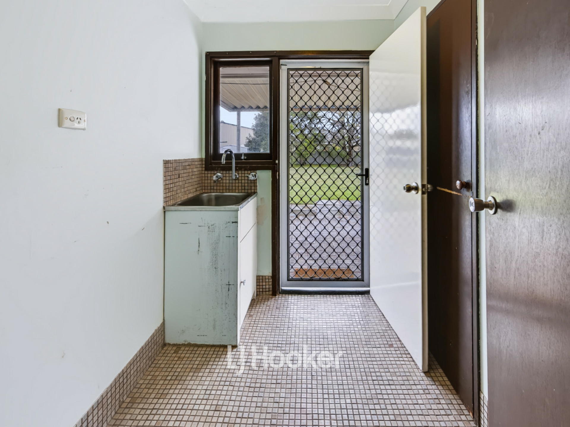 7 Coates Street — photo 11 of 15