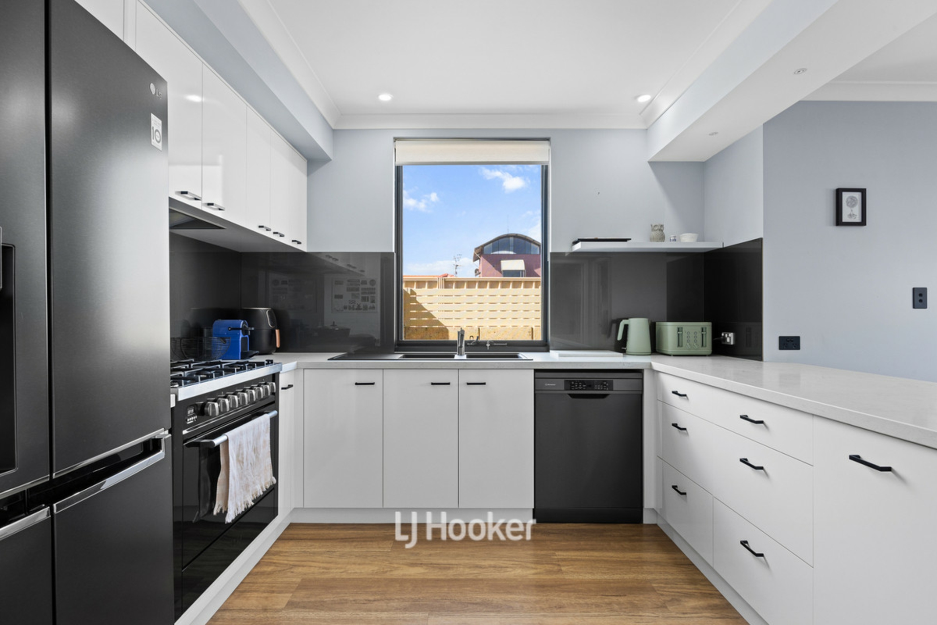 4 Fraser Street — photo 6 of 30