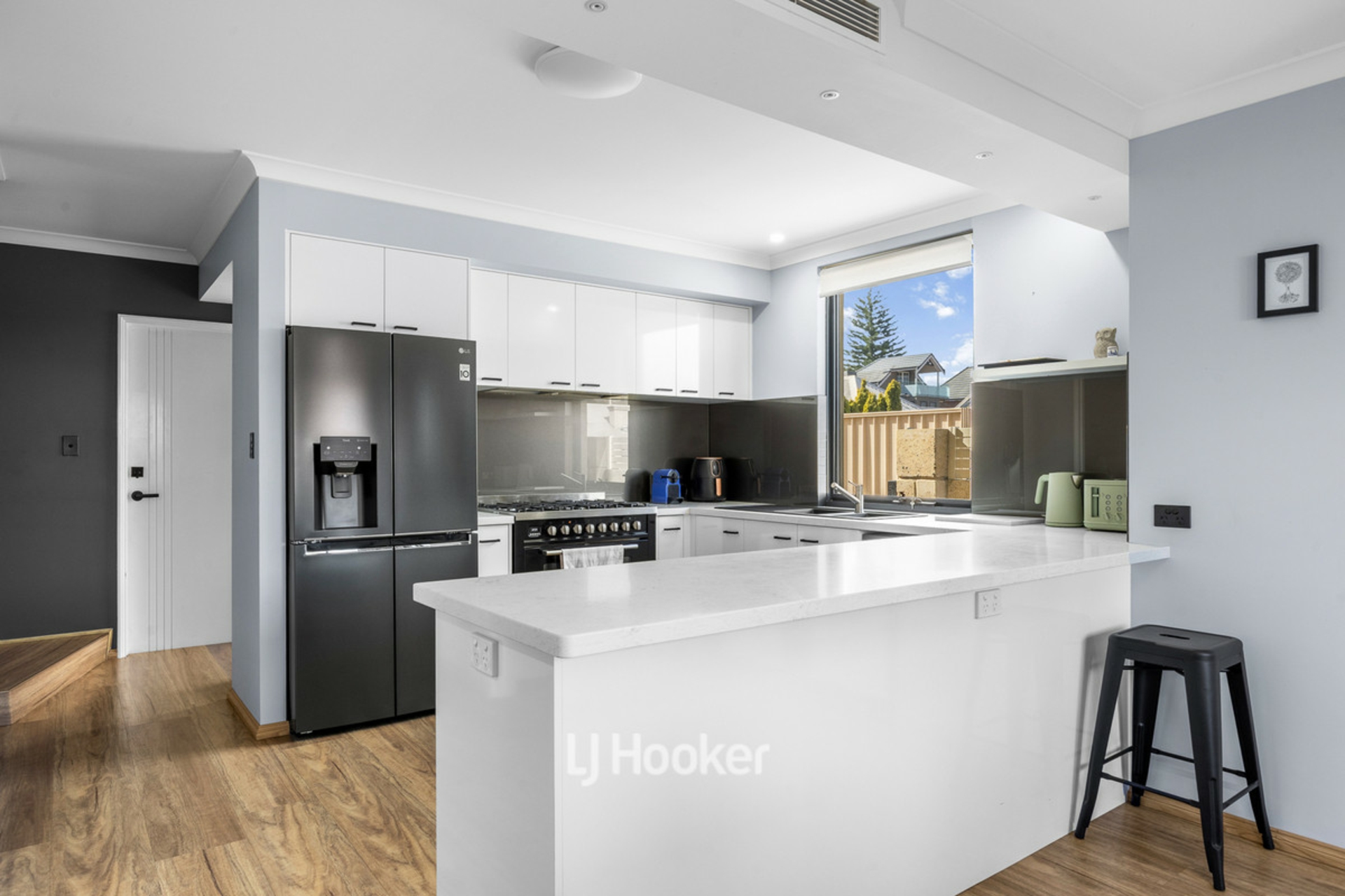 4 Fraser Street — photo 8 of 30