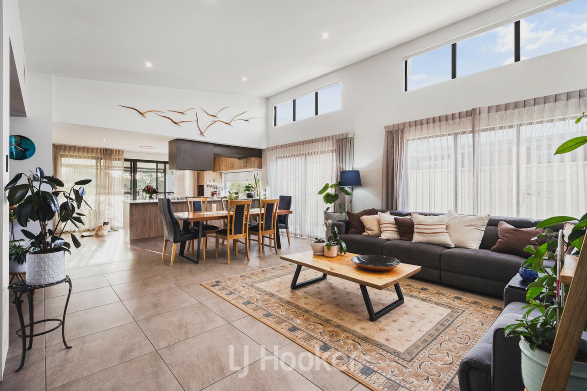 7 Cabot Close — photo 3 of 26