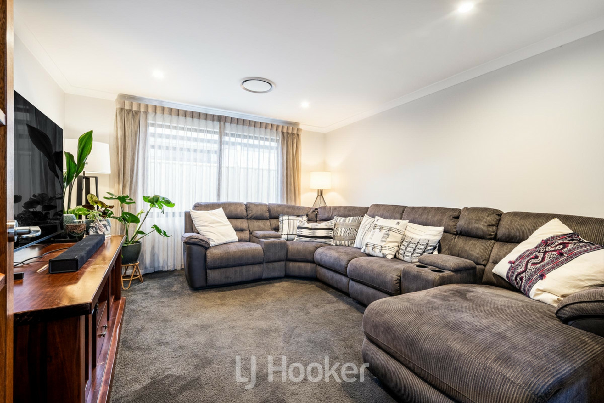7 Cabot Close — photo 12 of 26