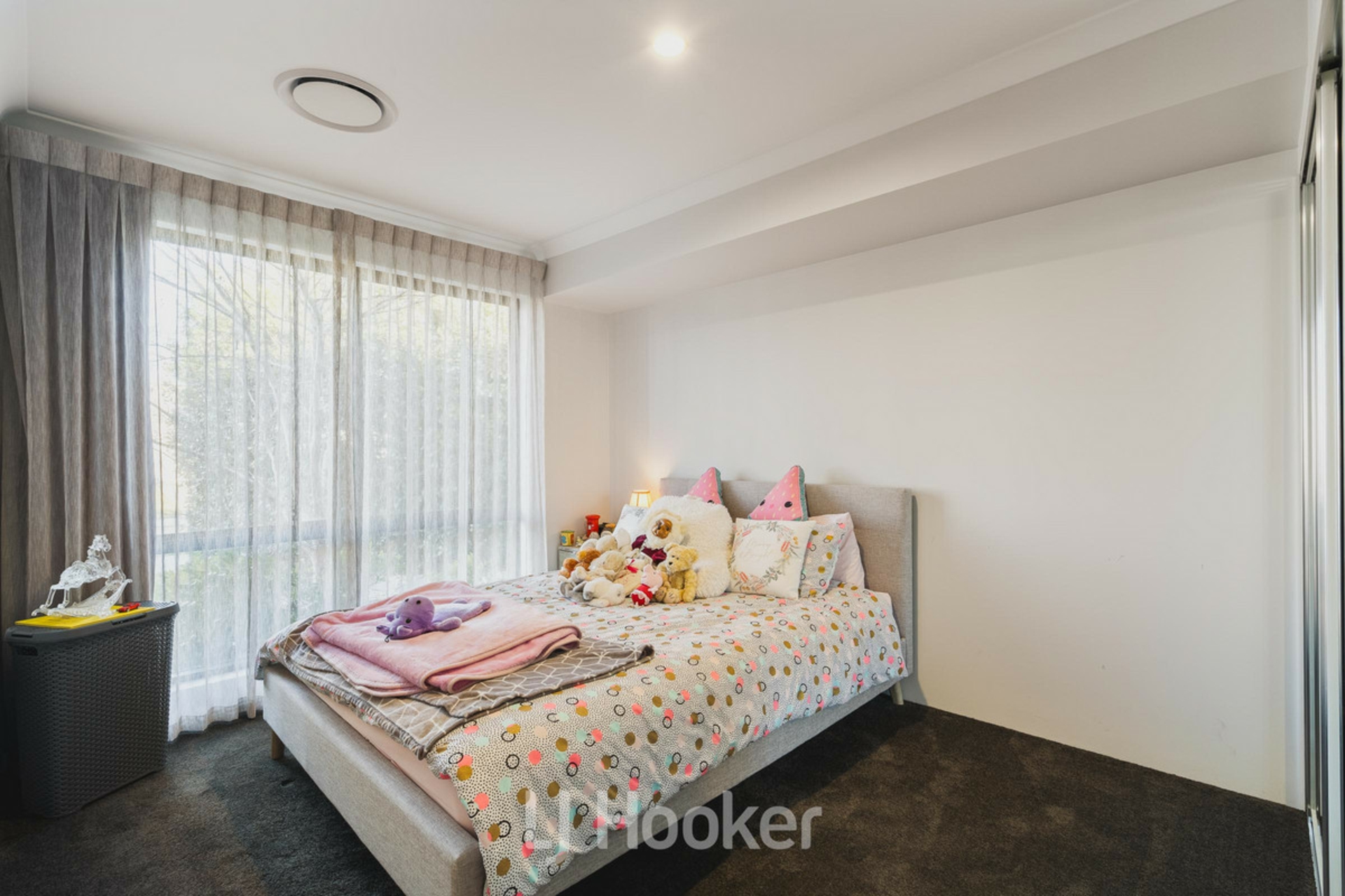 7 Cabot Close — photo 17 of 26