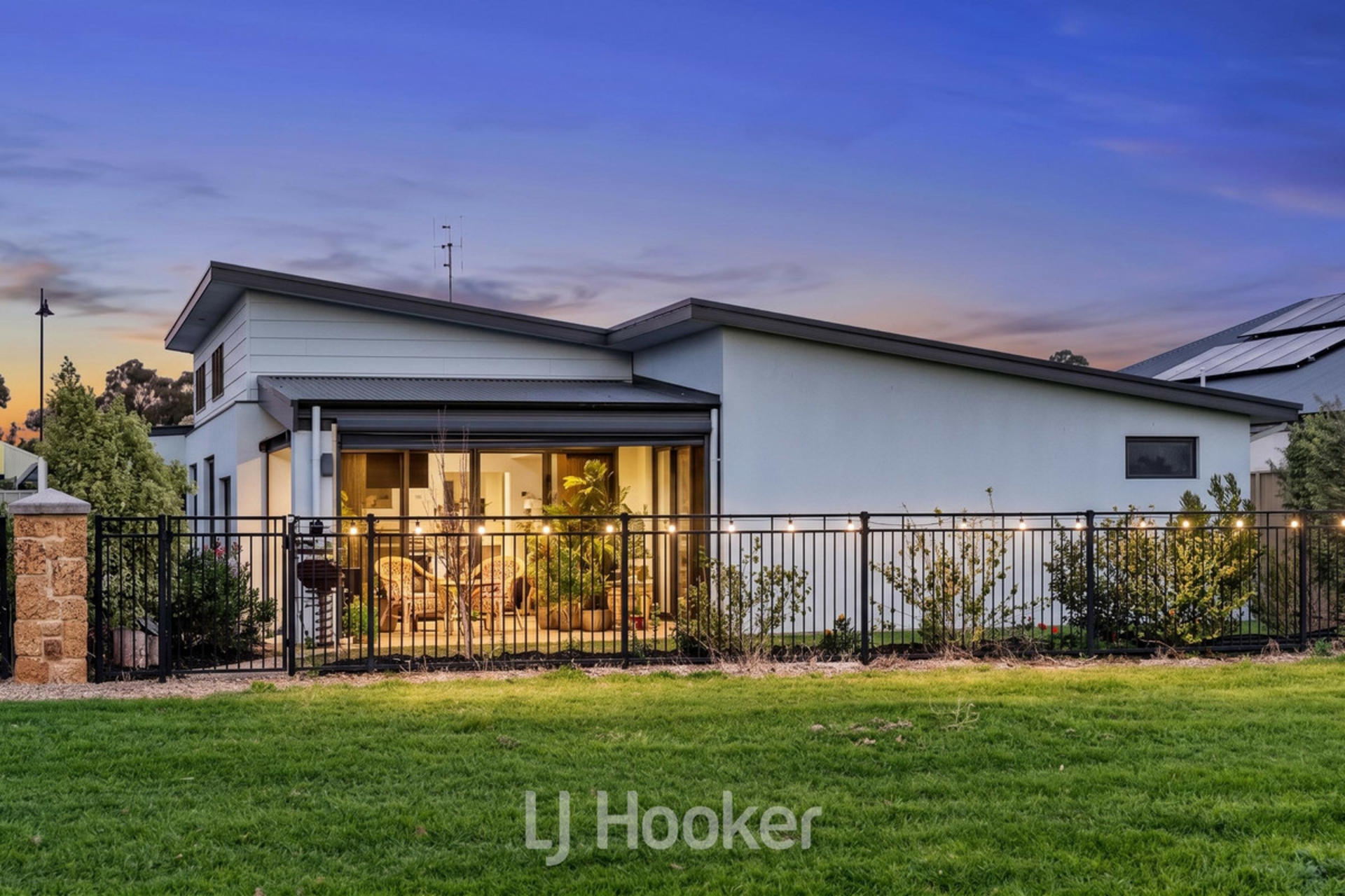 7 Cabot Close — photo 24 of 26