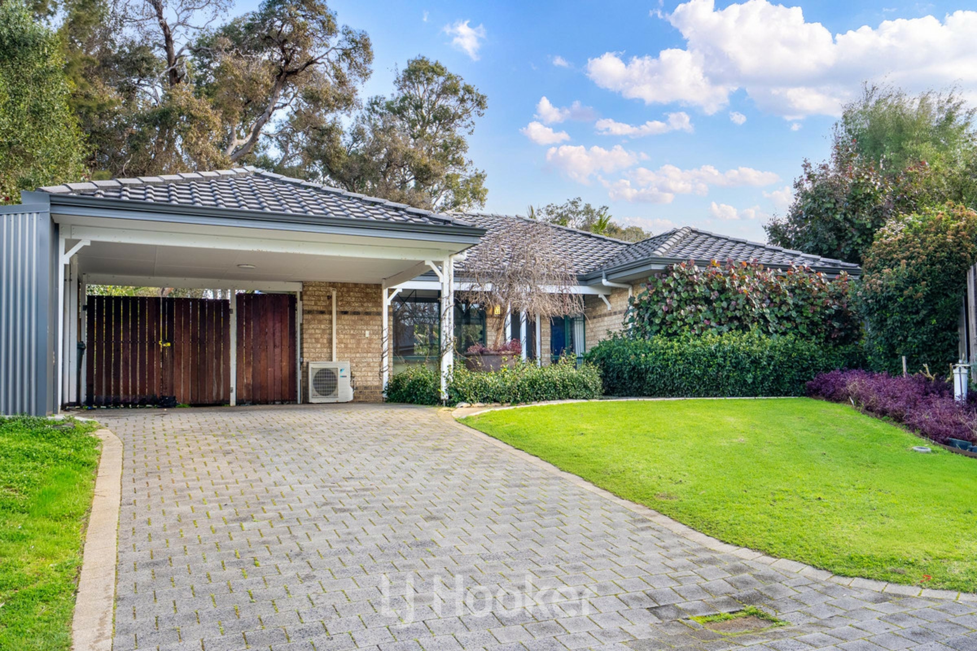 16 Woodynook Court — photo 5 of 24