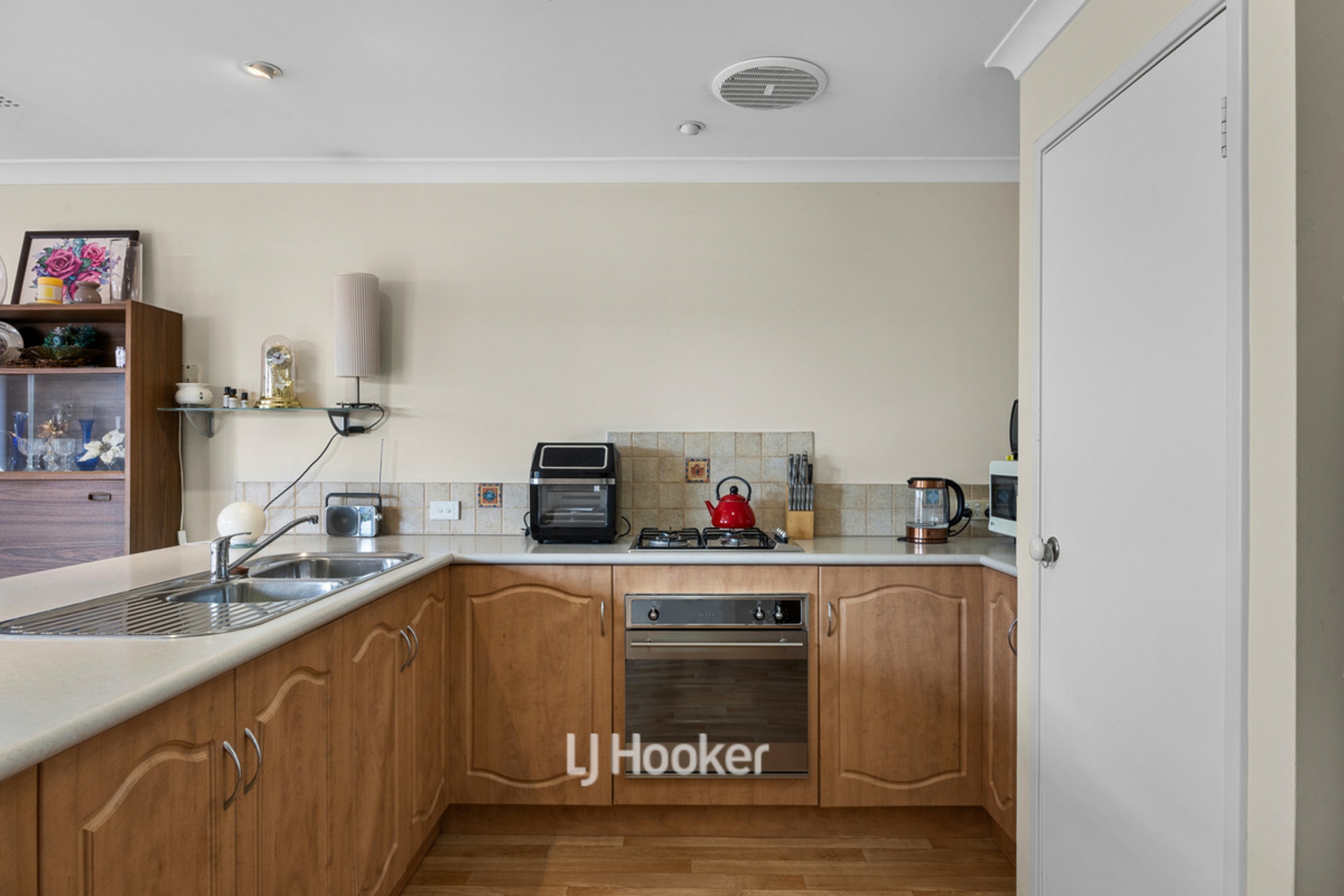 2E Wisbey Street — photo 6 of 27