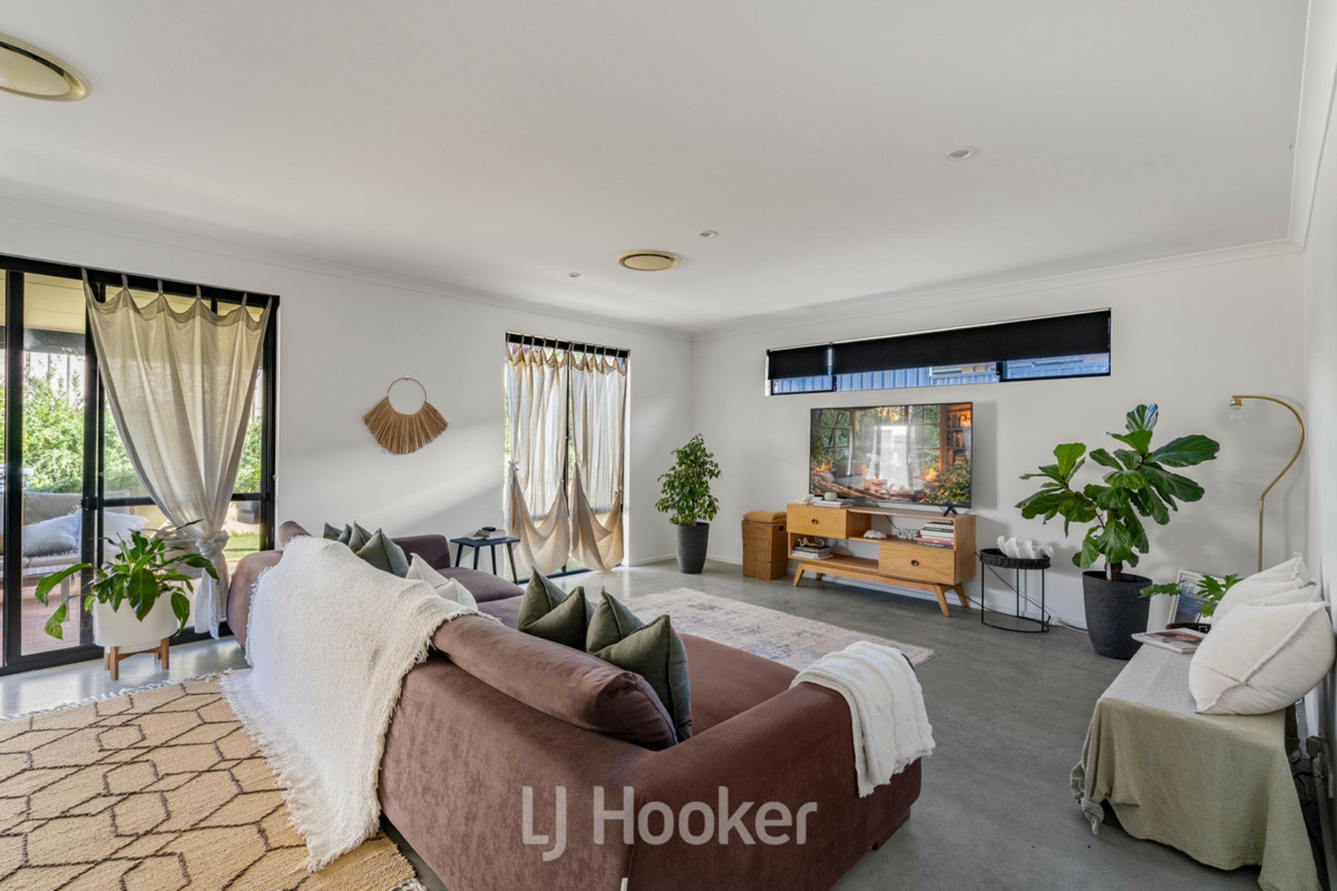 42 Martingale Drive — photo 4 of 25