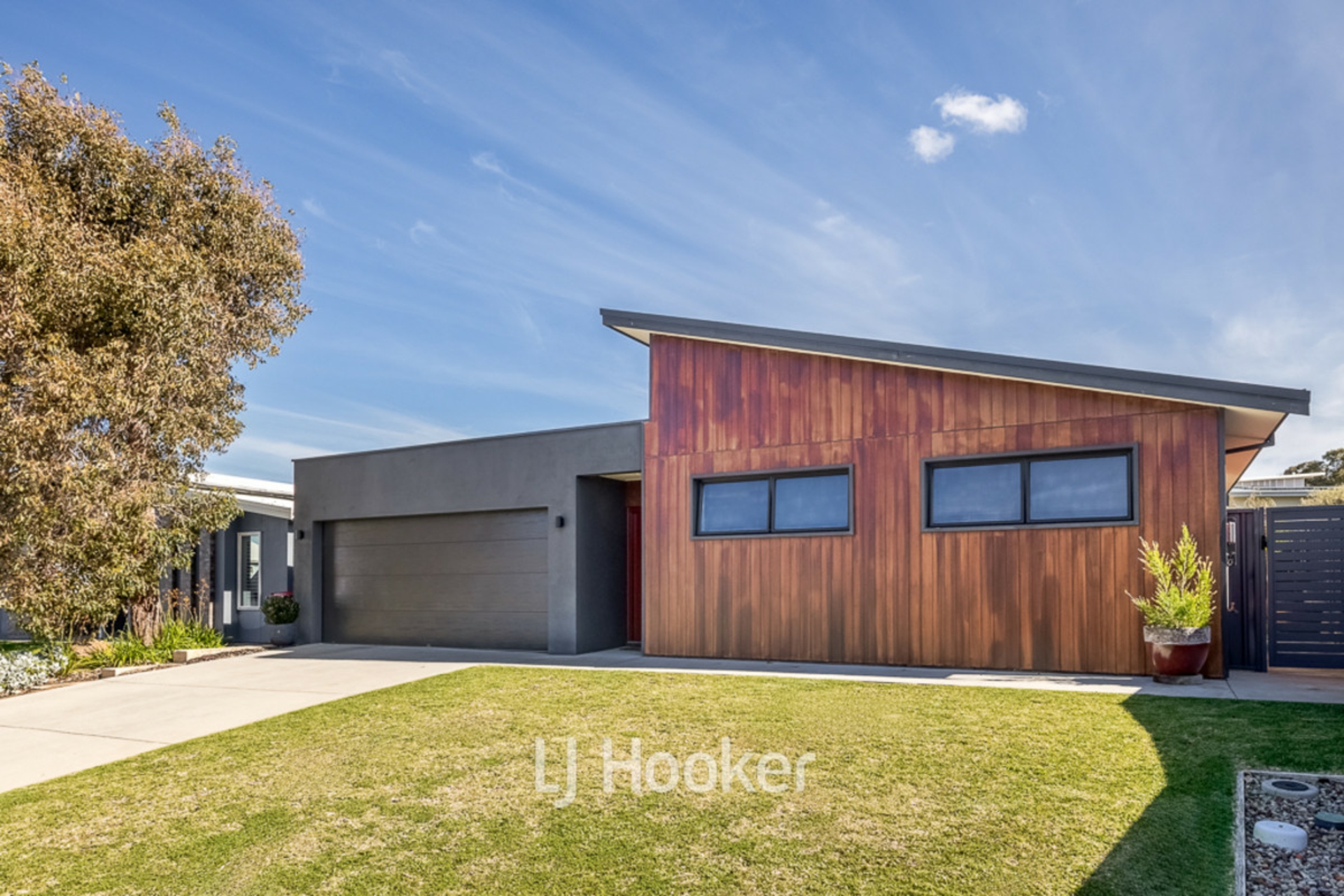 42 Martingale Drive — photo 7 of 25