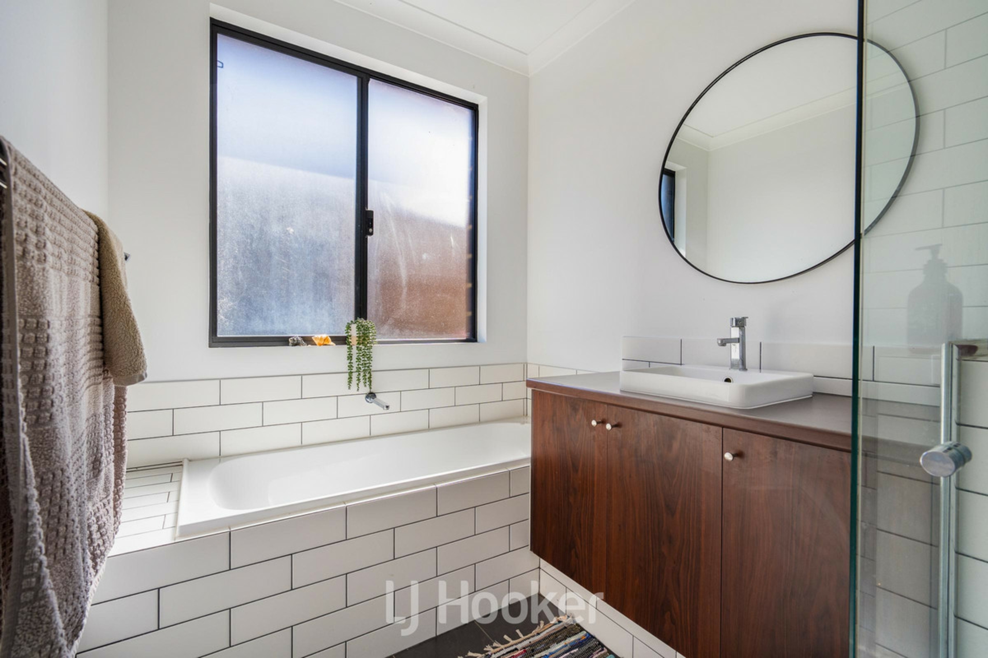 42 Martingale Drive — photo 17 of 25