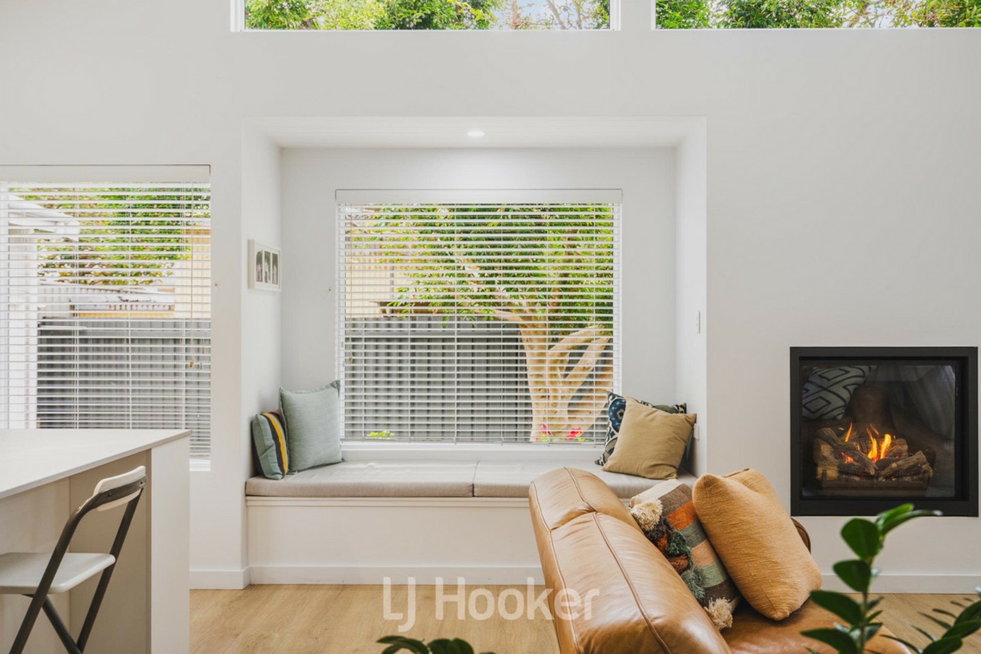 7 Sutton Way — photo 3 of 30