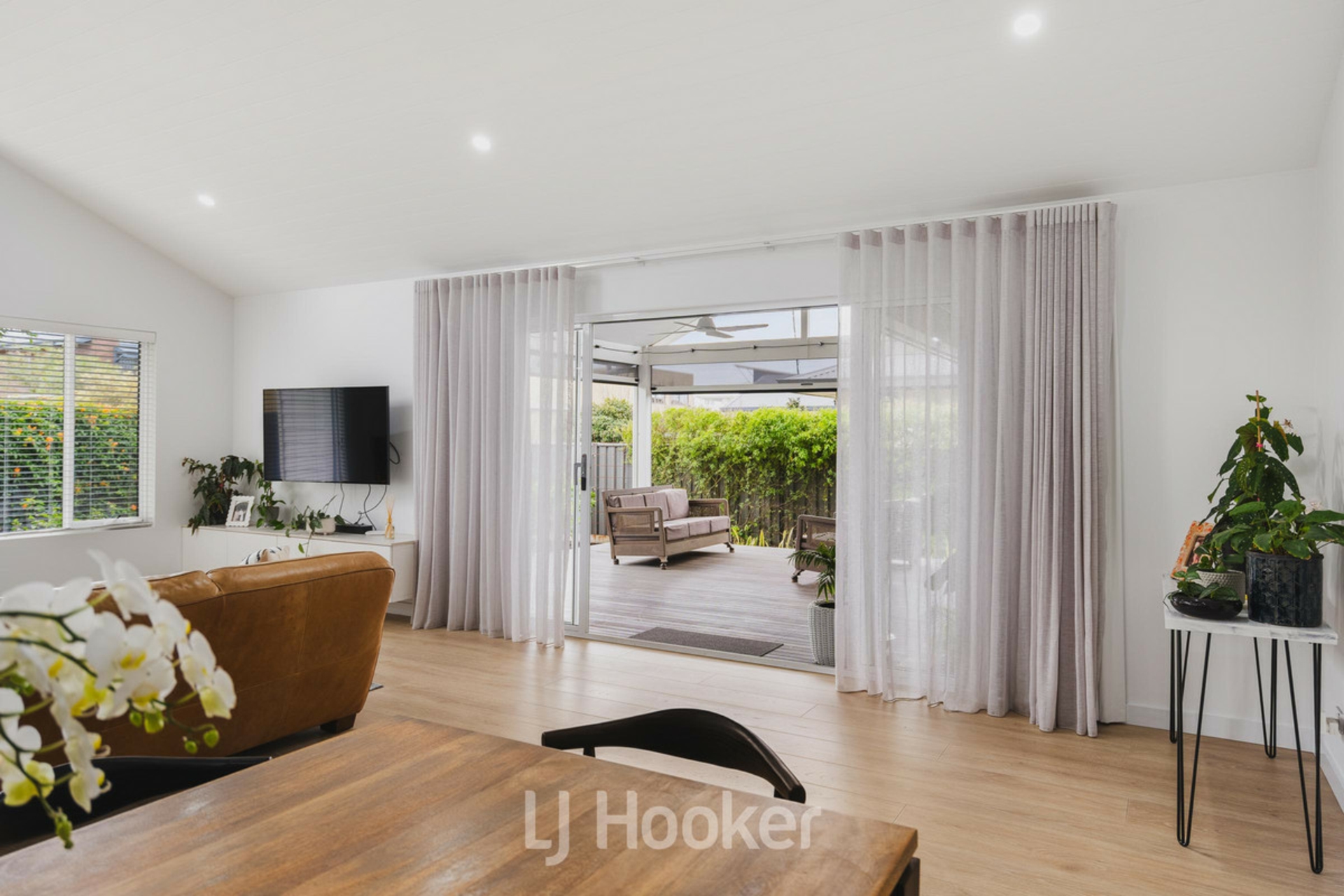 7 Sutton Way — photo 10 of 30