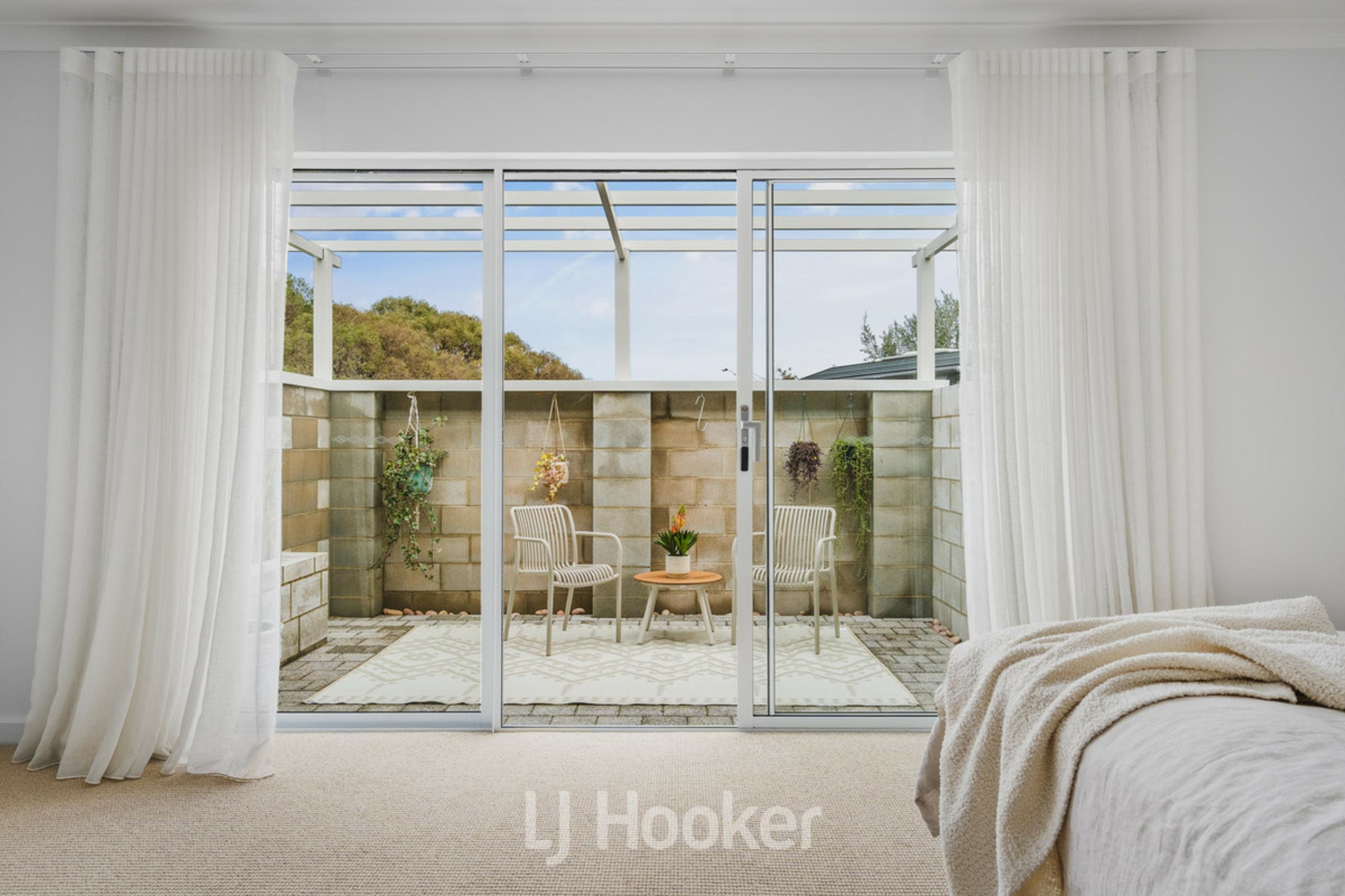 7 Sutton Way — photo 14 of 30