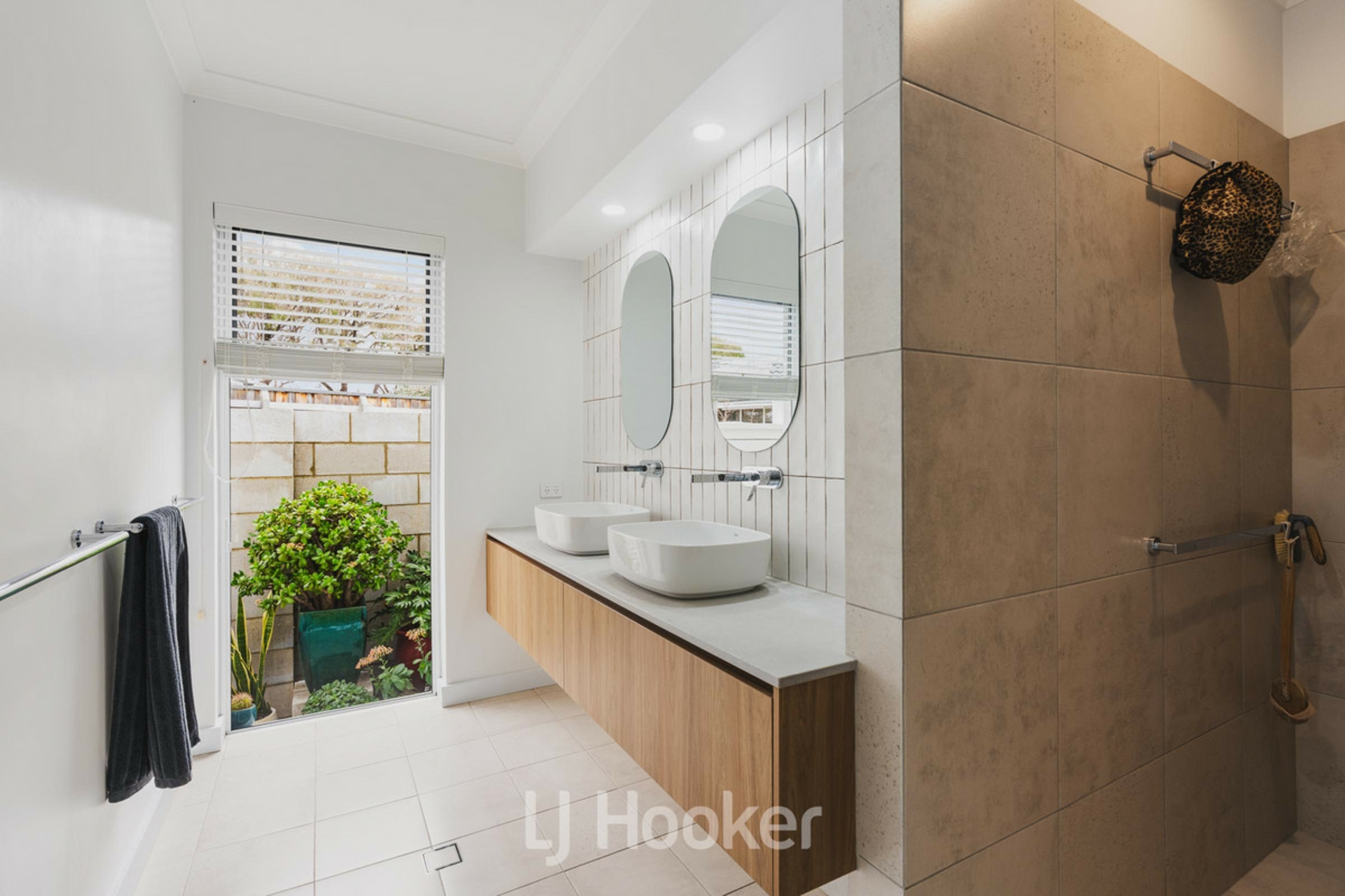 7 Sutton Way — photo 17 of 30