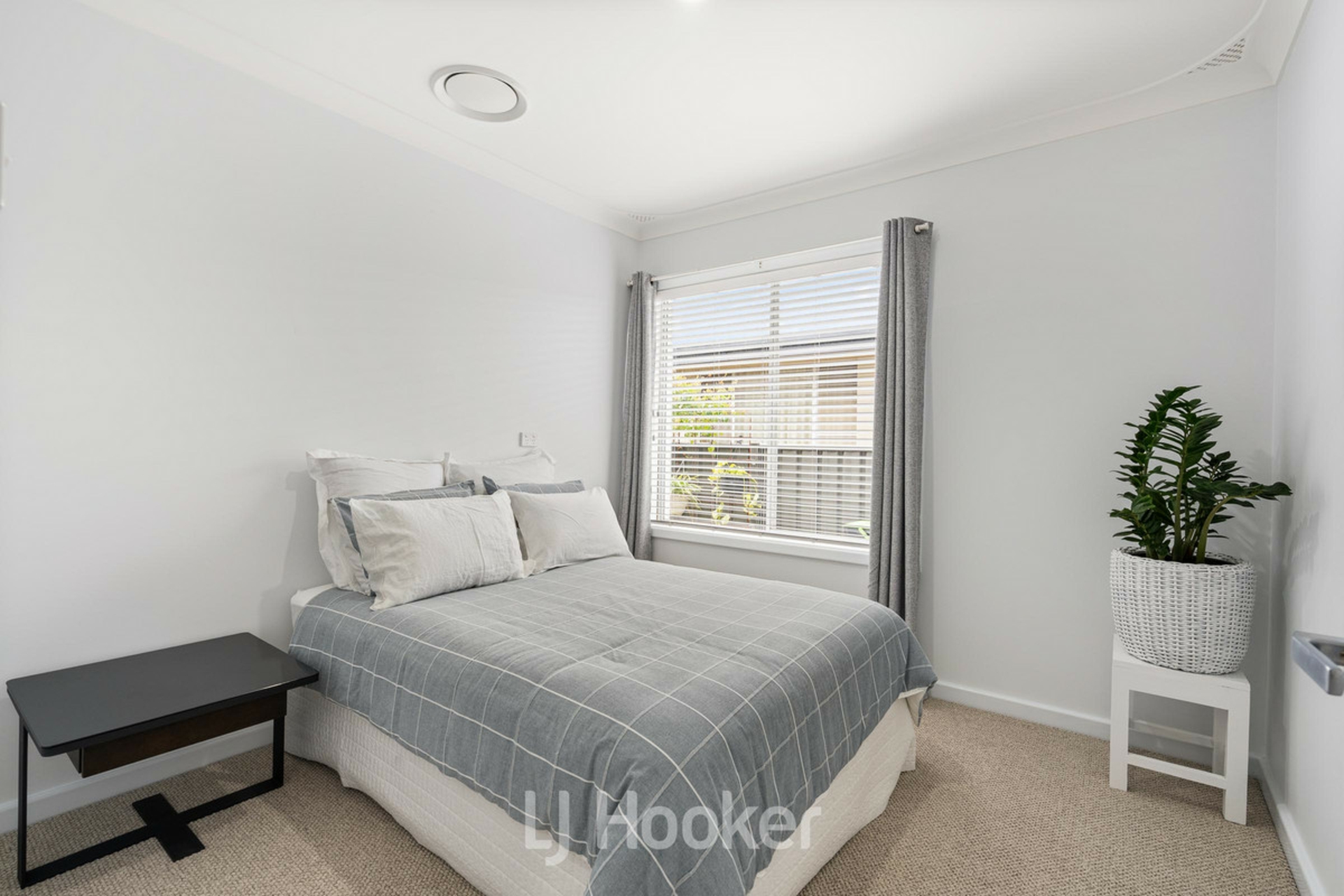 7 Sutton Way — photo 20 of 30