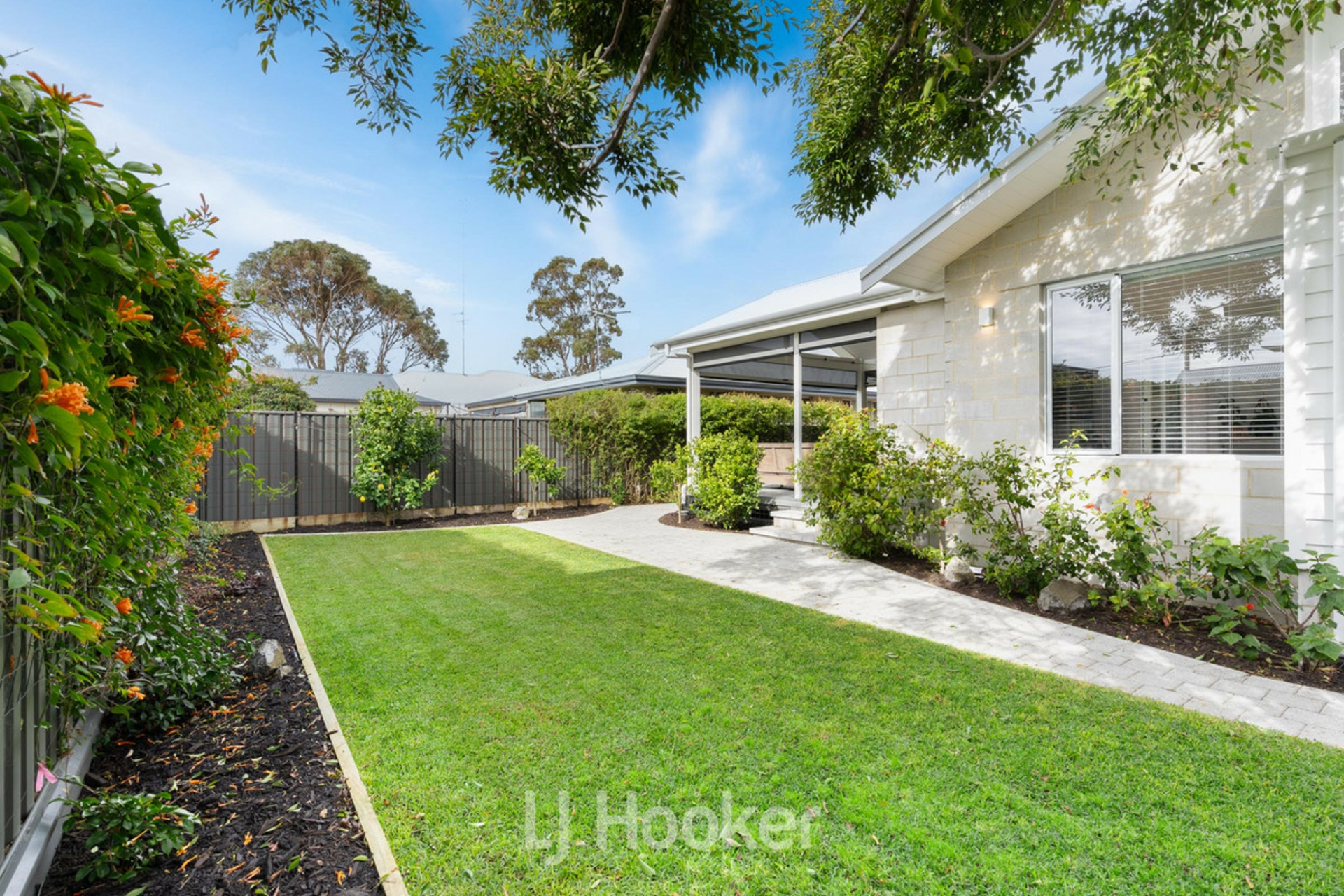 7 Sutton Way — photo 23 of 30