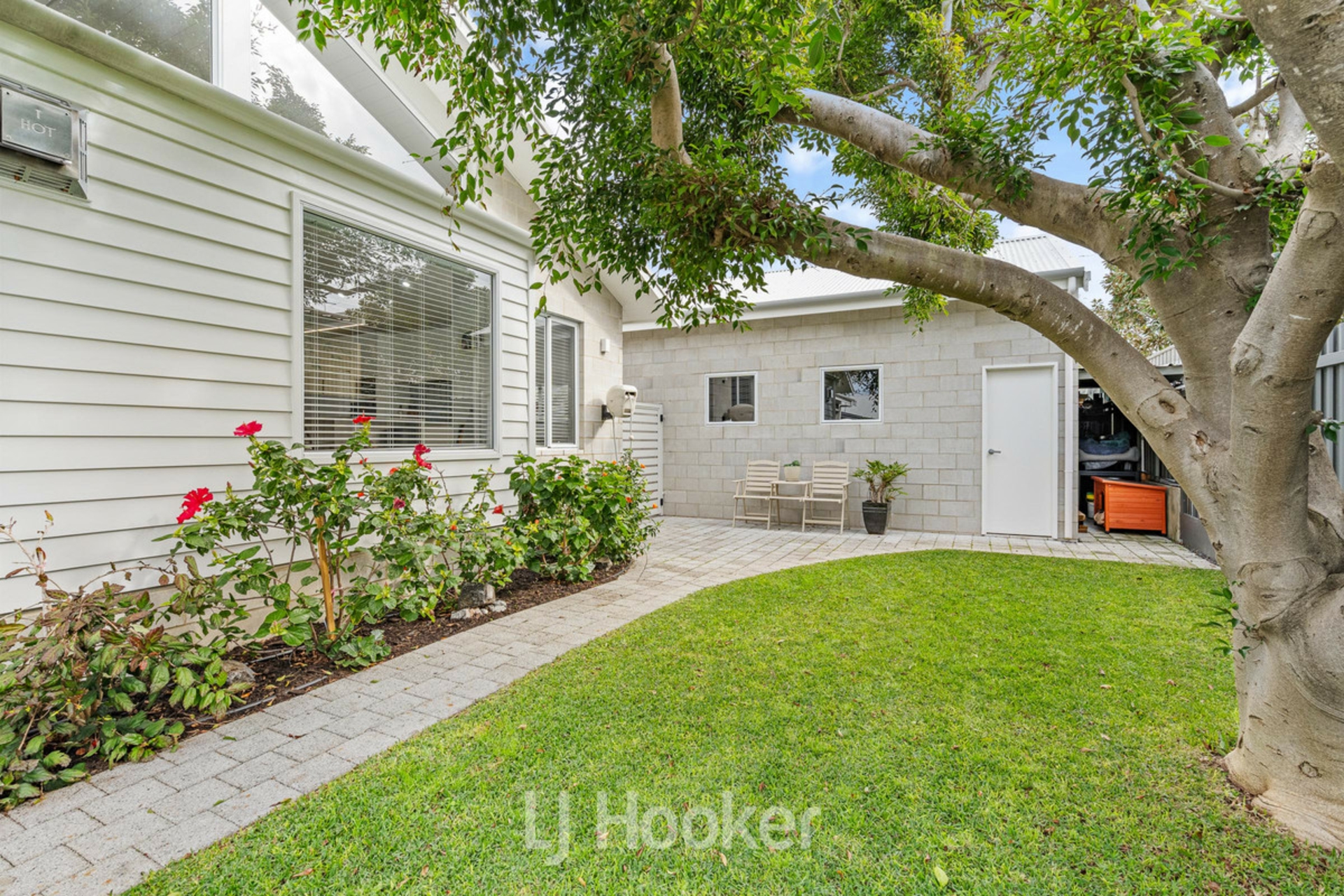 7 Sutton Way — photo 24 of 30