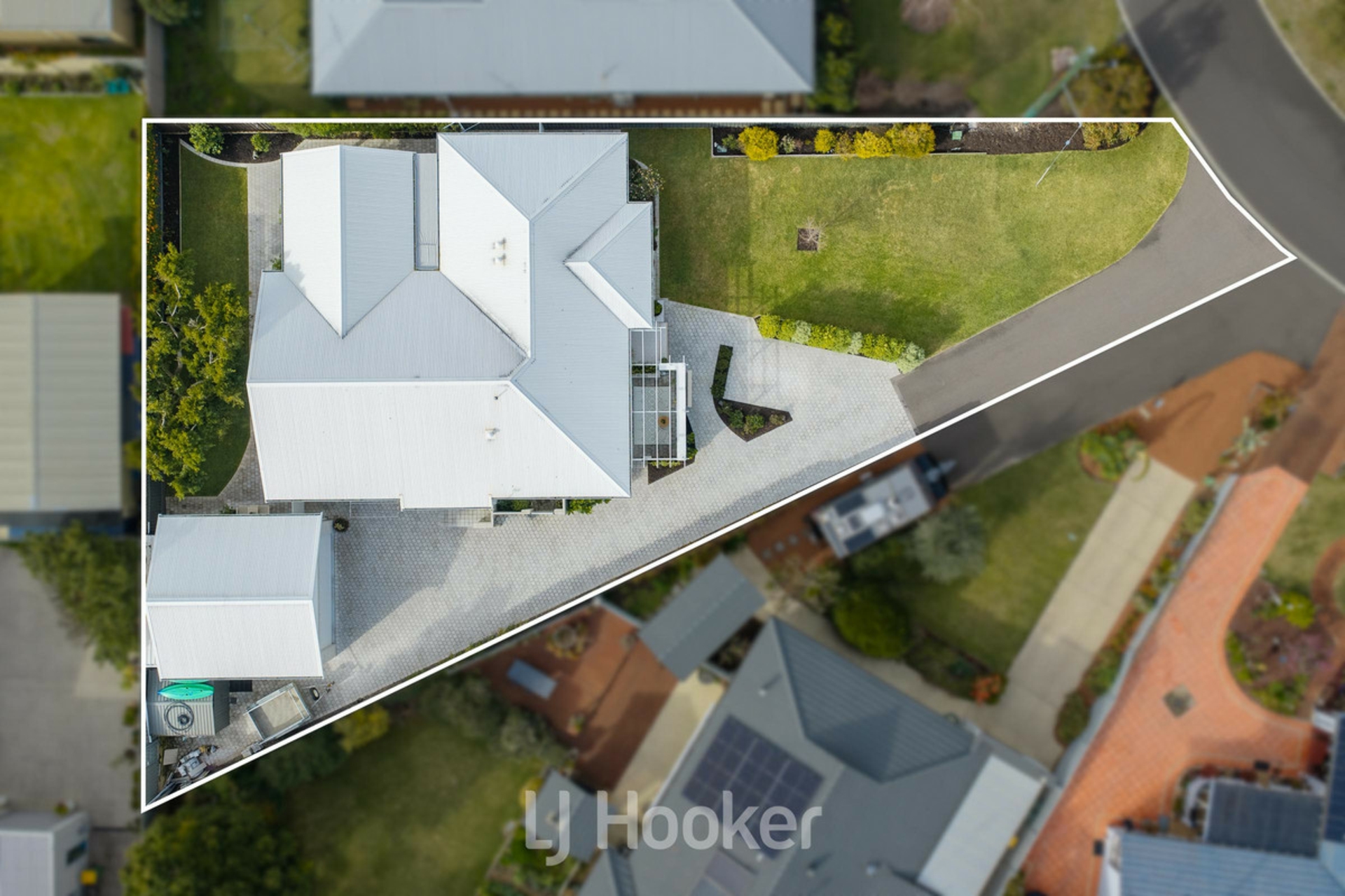 7 Sutton Way — photo 27 of 30