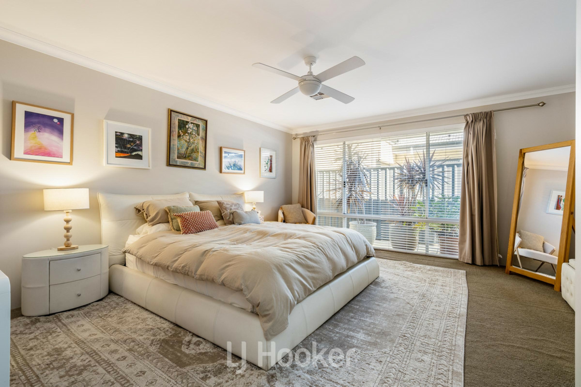 16 Pinehurst Crescent — photo 12 of 24