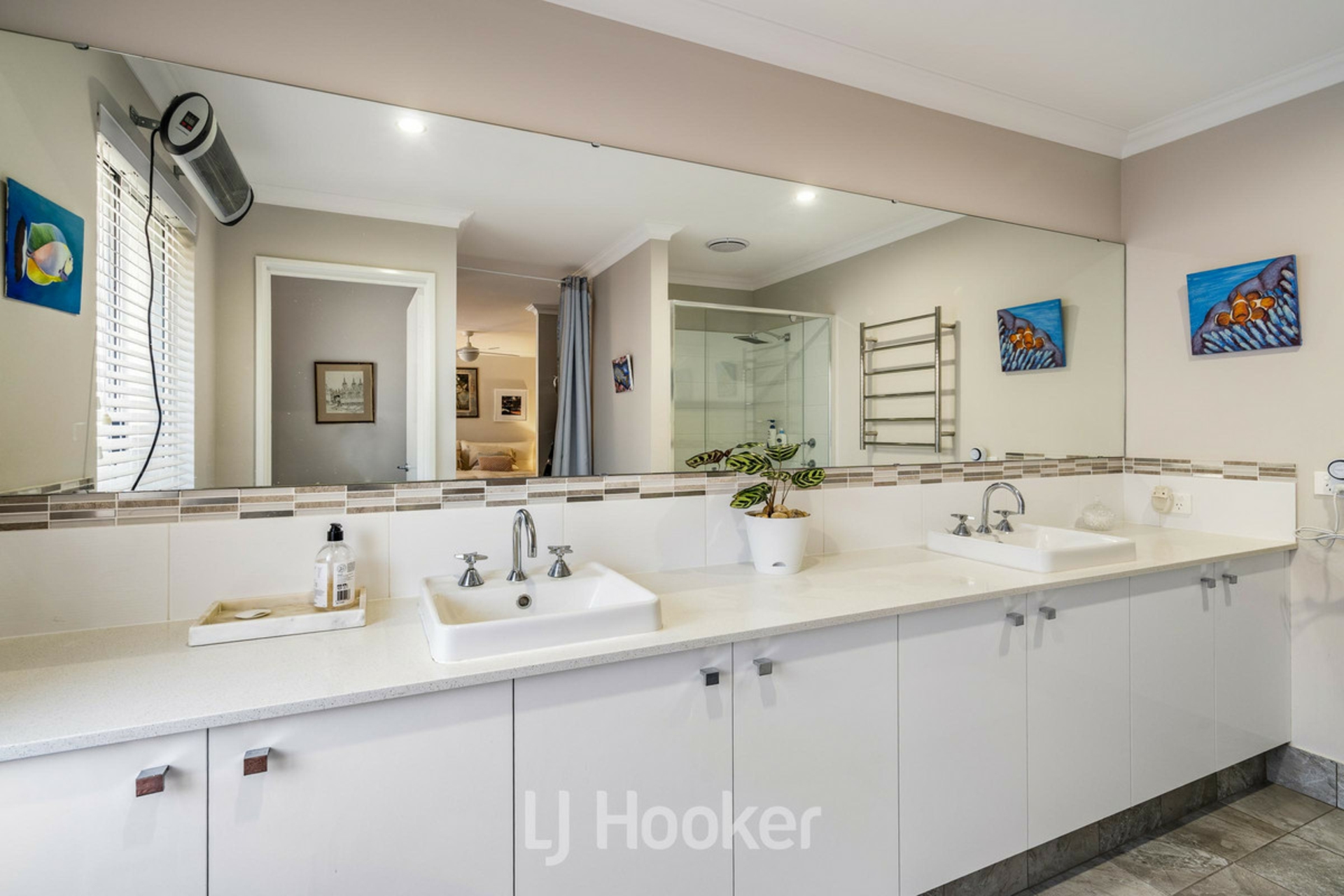 16 Pinehurst Crescent — photo 13 of 24