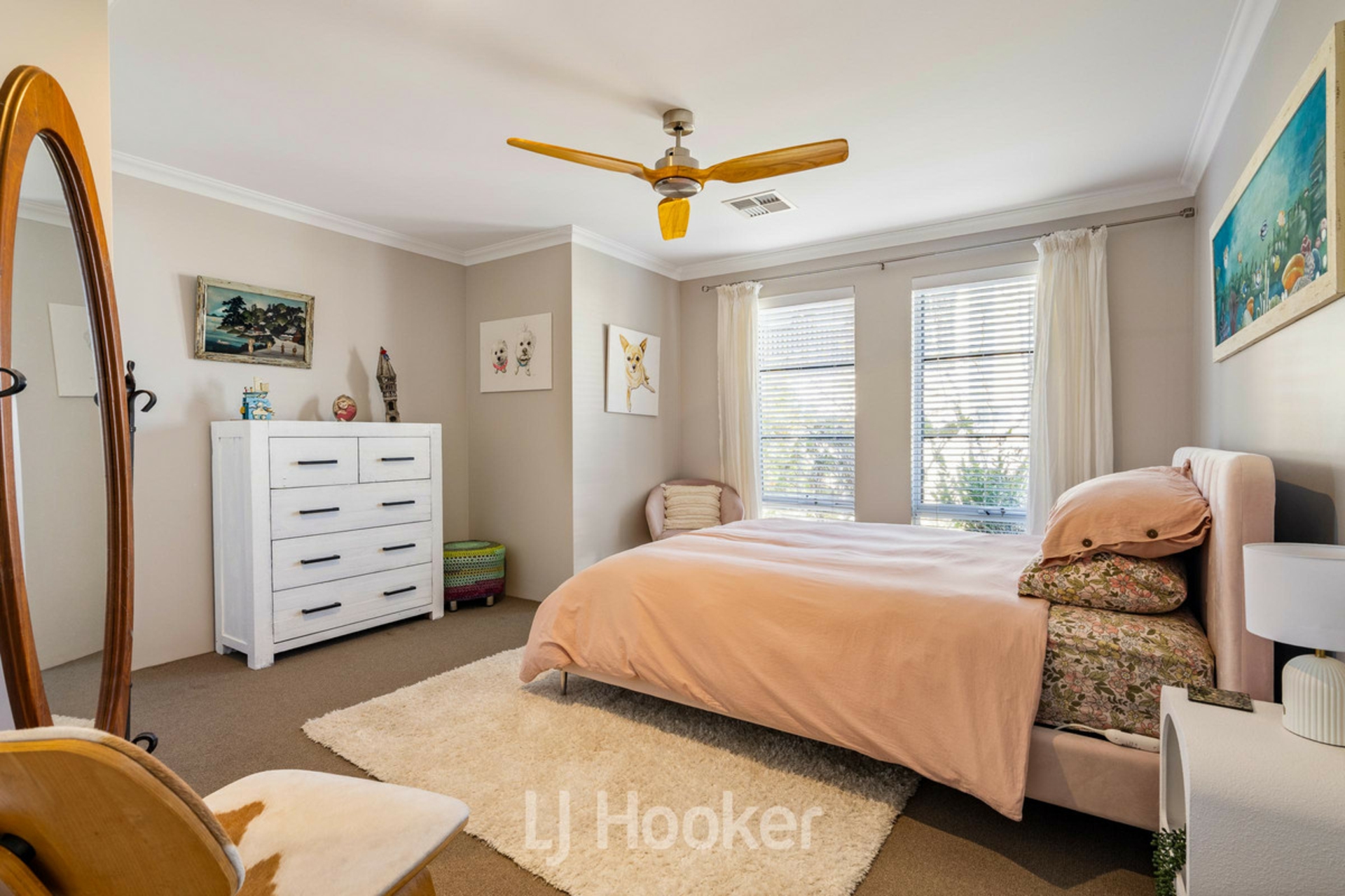 16 Pinehurst Crescent — photo 14 of 24