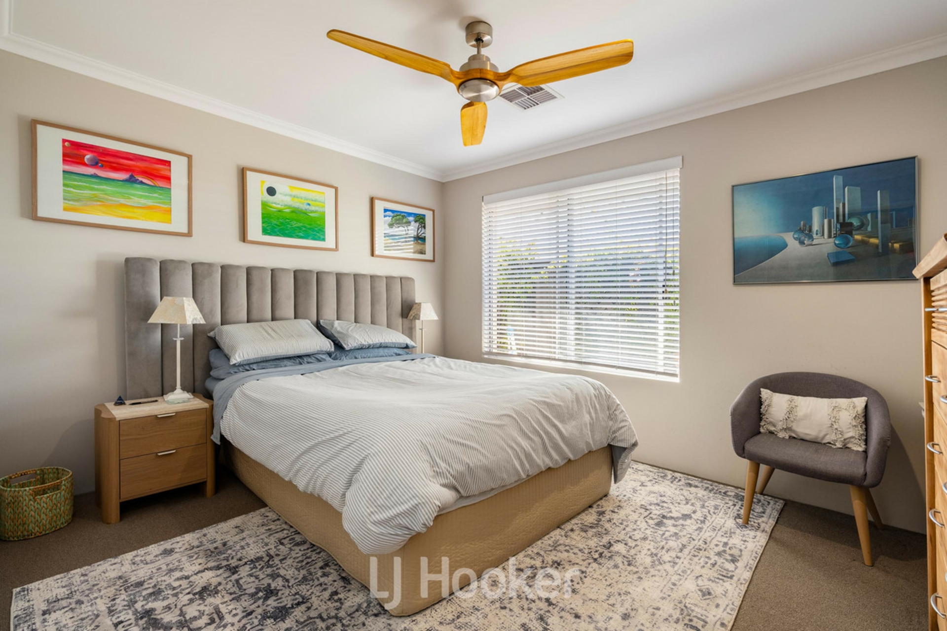 16 Pinehurst Crescent — photo 15 of 24
