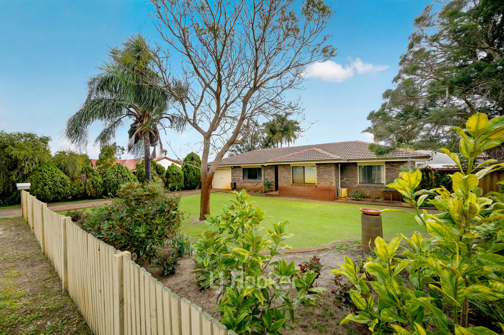 42 Lofthouse Avenue — photo from LJ Hooker Property South West WA