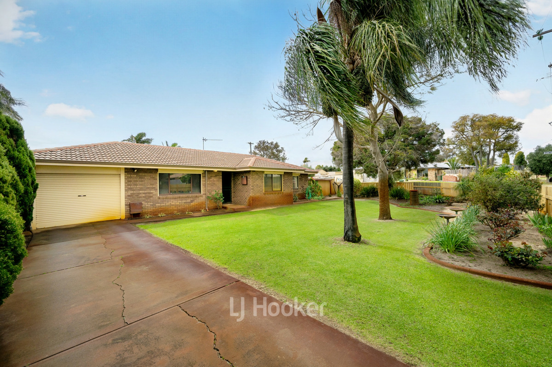 42 Lofthouse Avenue — photo 4 of 30