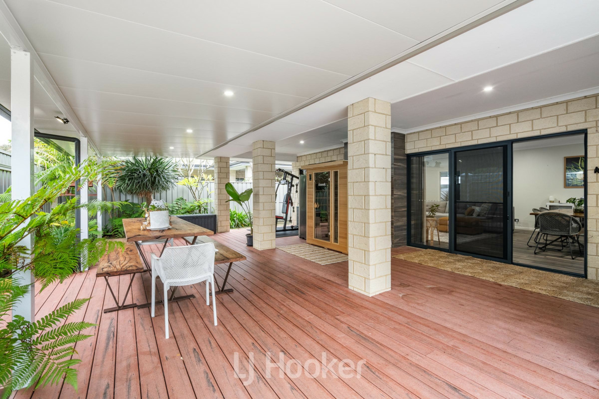 26 Plankton Street — photo 15 of 22