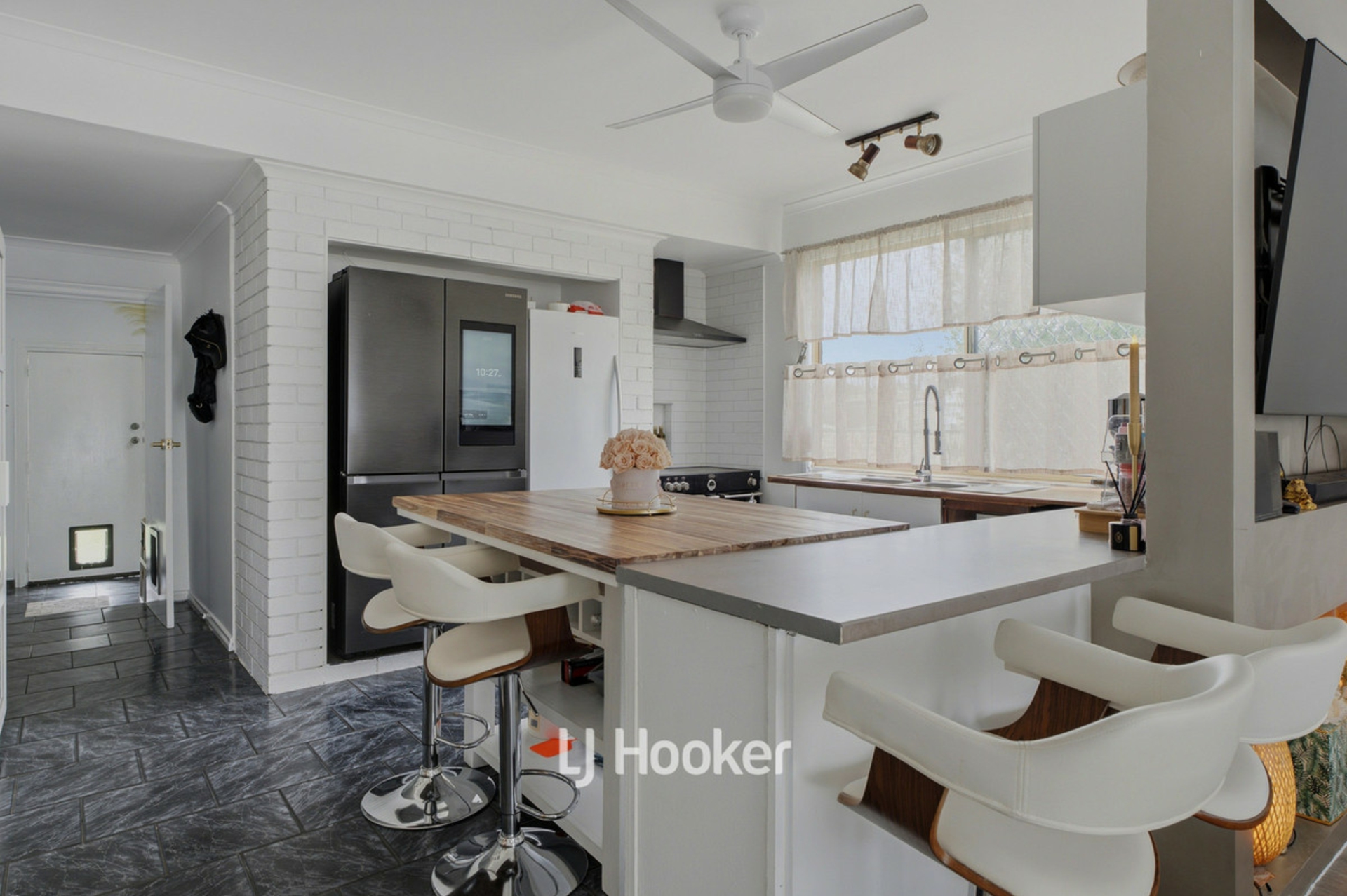 22 Raymond Street — photo 7 of 30
