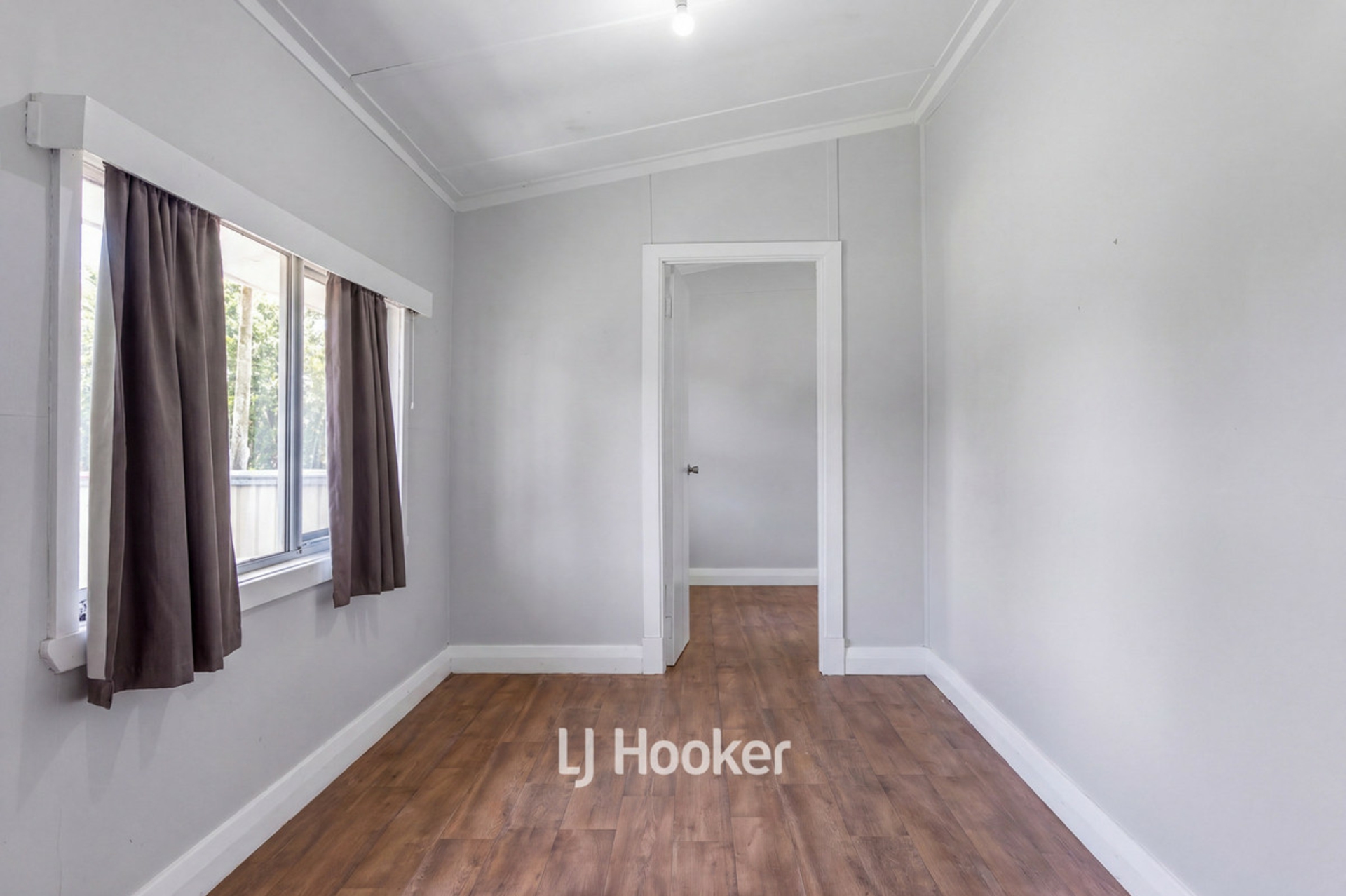 102 South Western Highway — photo 12 of 26