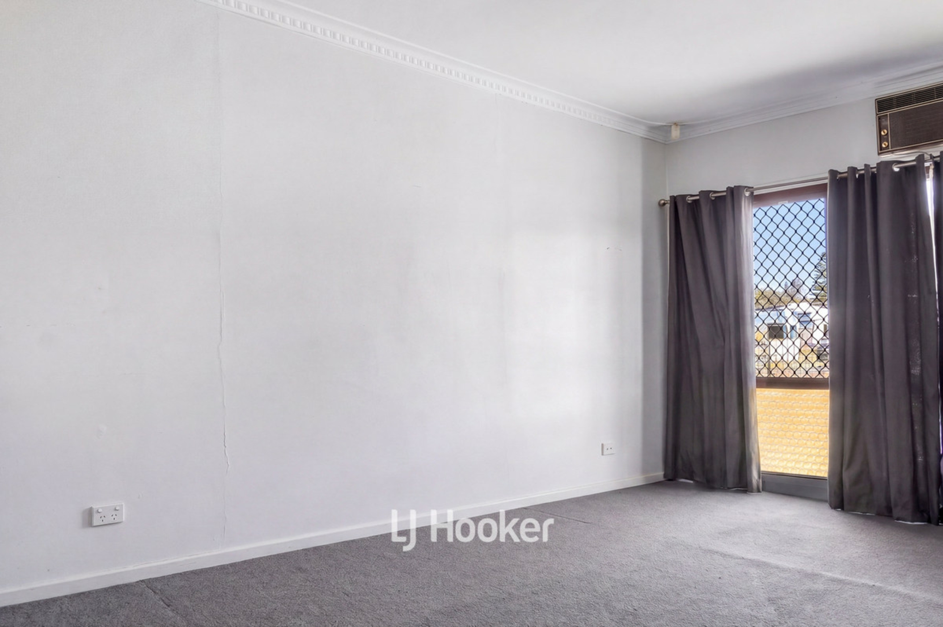102 South Western Highway — photo 13 of 26