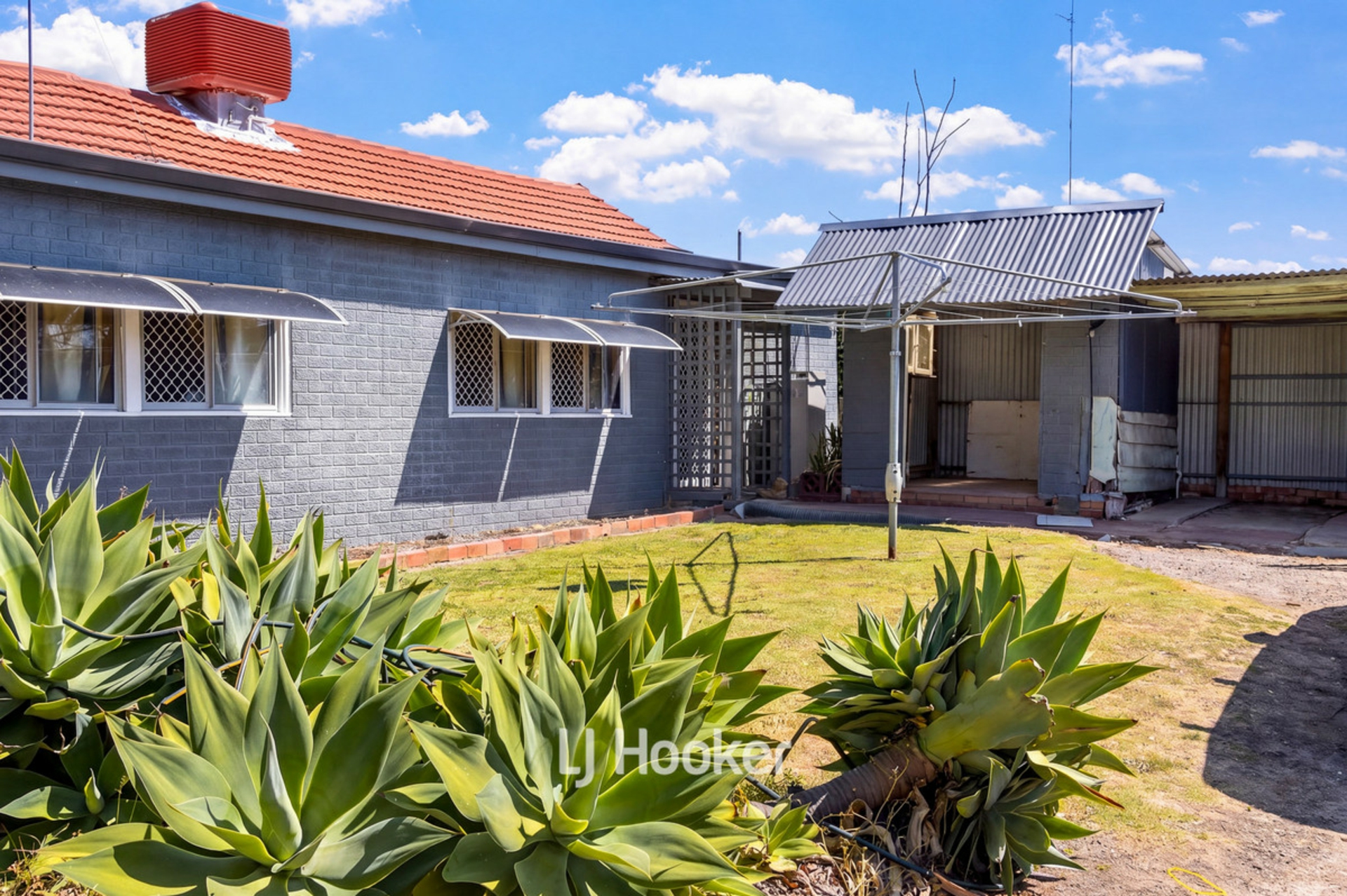 102 South Western Highway — photo 19 of 26
